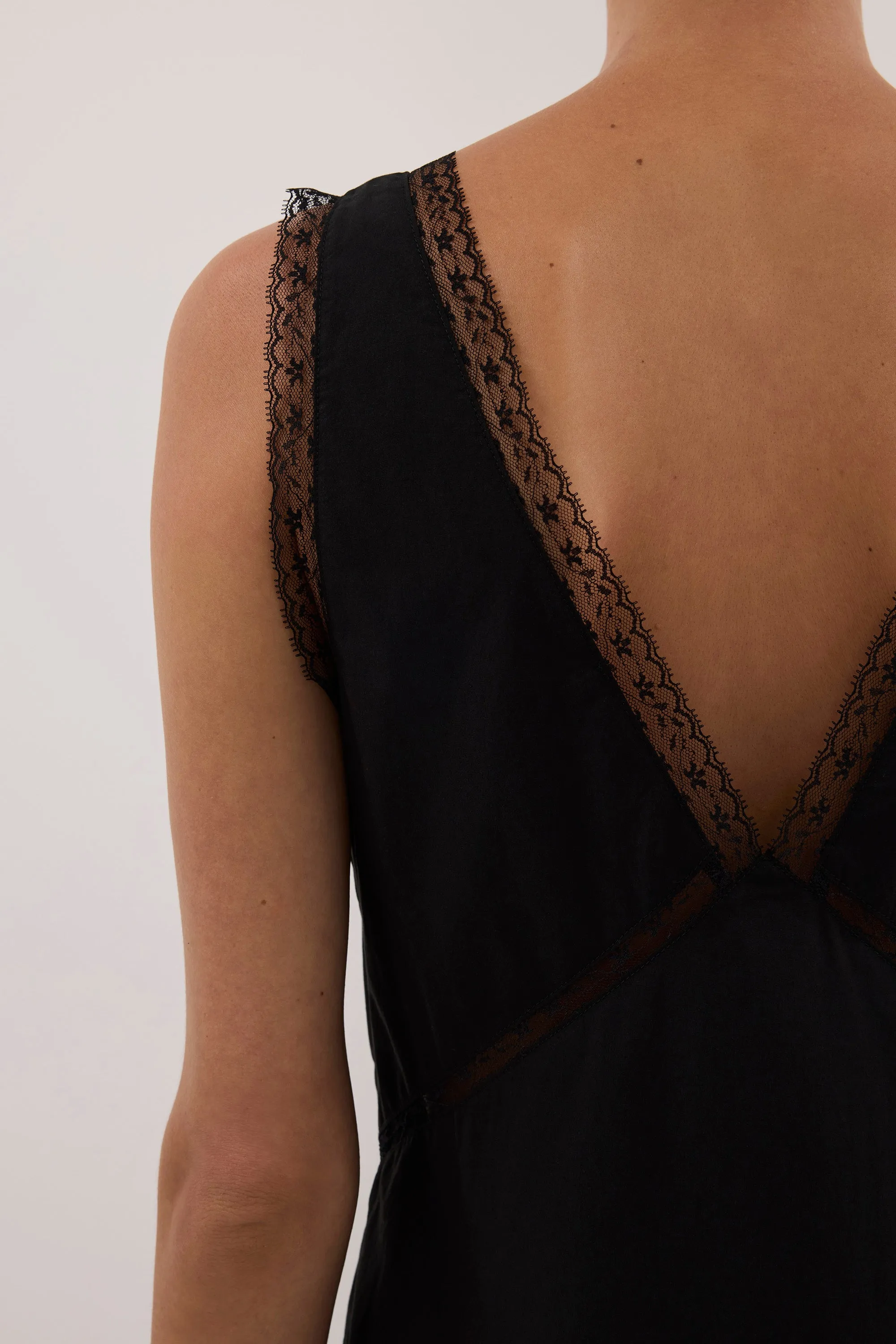 ROSIN BLACK LACE TRIM MIDI DRESS sold by Dissh product image thumbnail 5