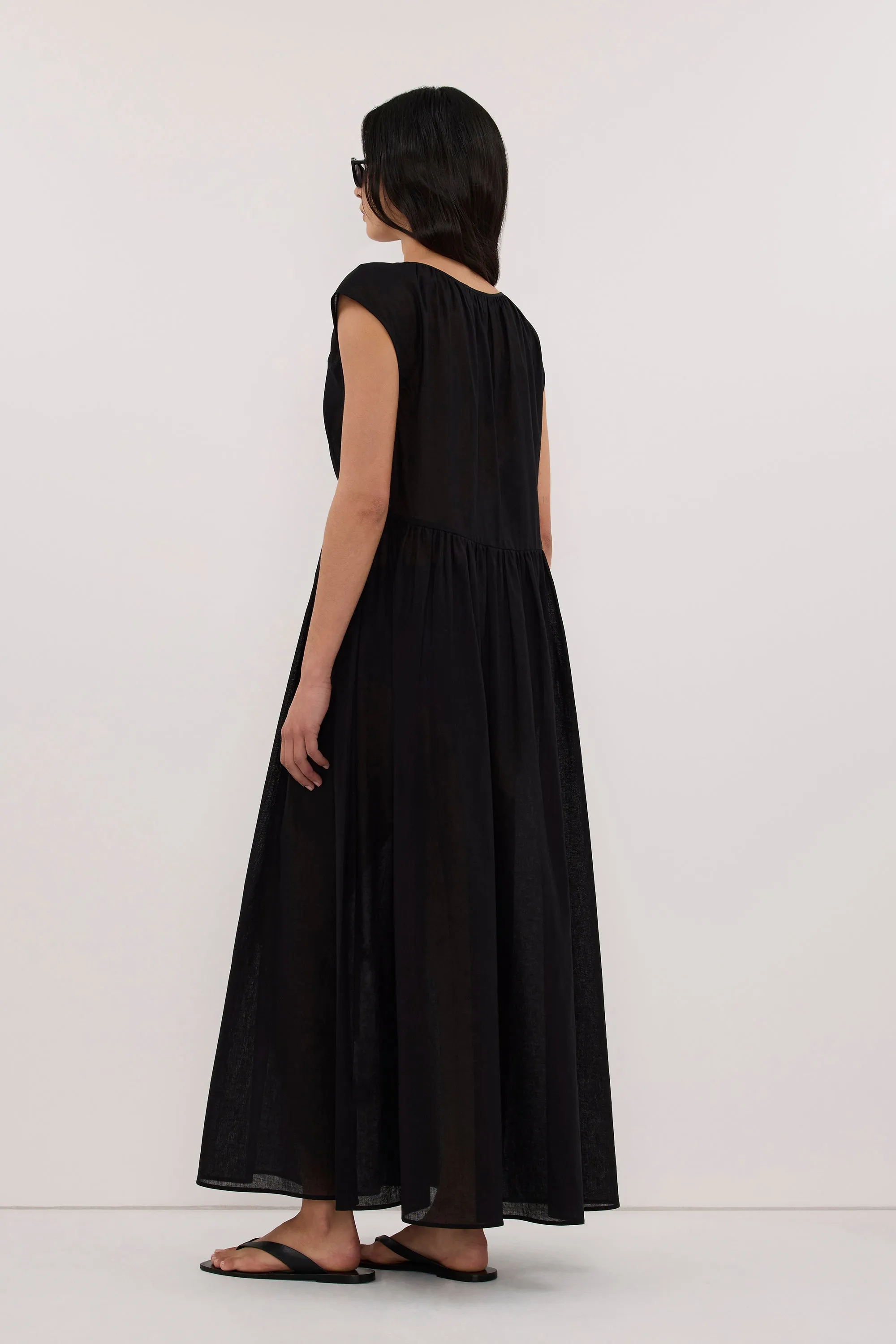 BILLIE BLACK LINEN BLEND MIDI DRESS sold by Dissh product image thumbnail 4