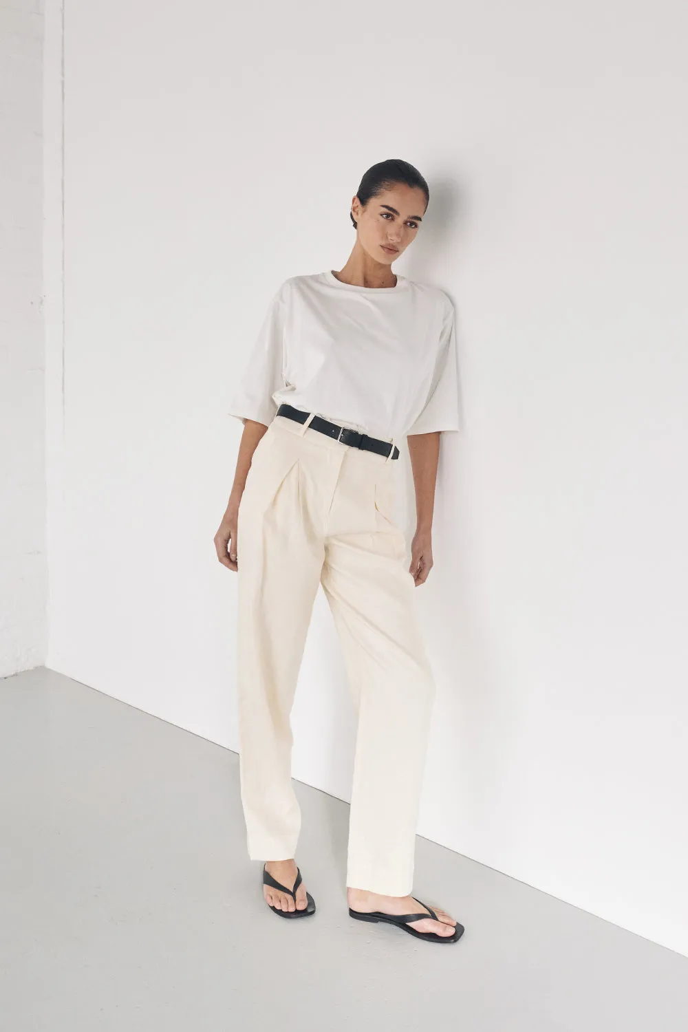 INDY BUTTER LINEN PANT sold by Dissh