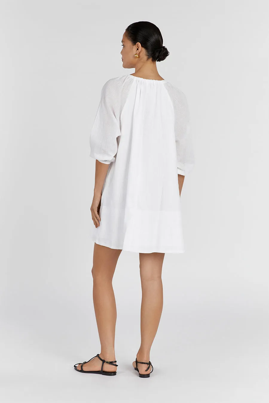 NADIA WHITE LINEN SMOCK DRESS sold by Dissh product image thumbnail 4