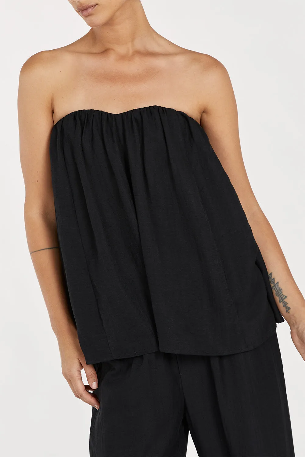 SHANIYA BLACK STRAPLESS TOP sold by Dissh product image thumbnail 5