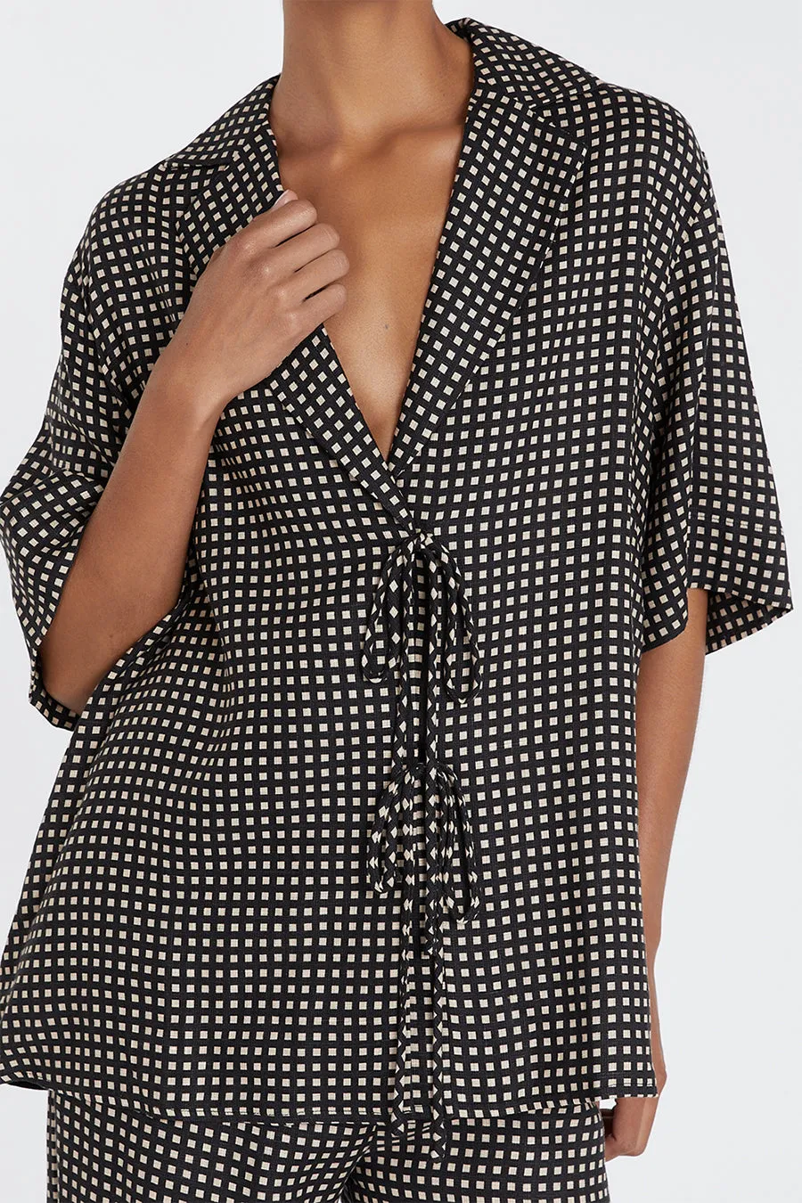 HUDSON TIE FRONT LINEN SHIRT sold by Dissh product image thumbnail 5