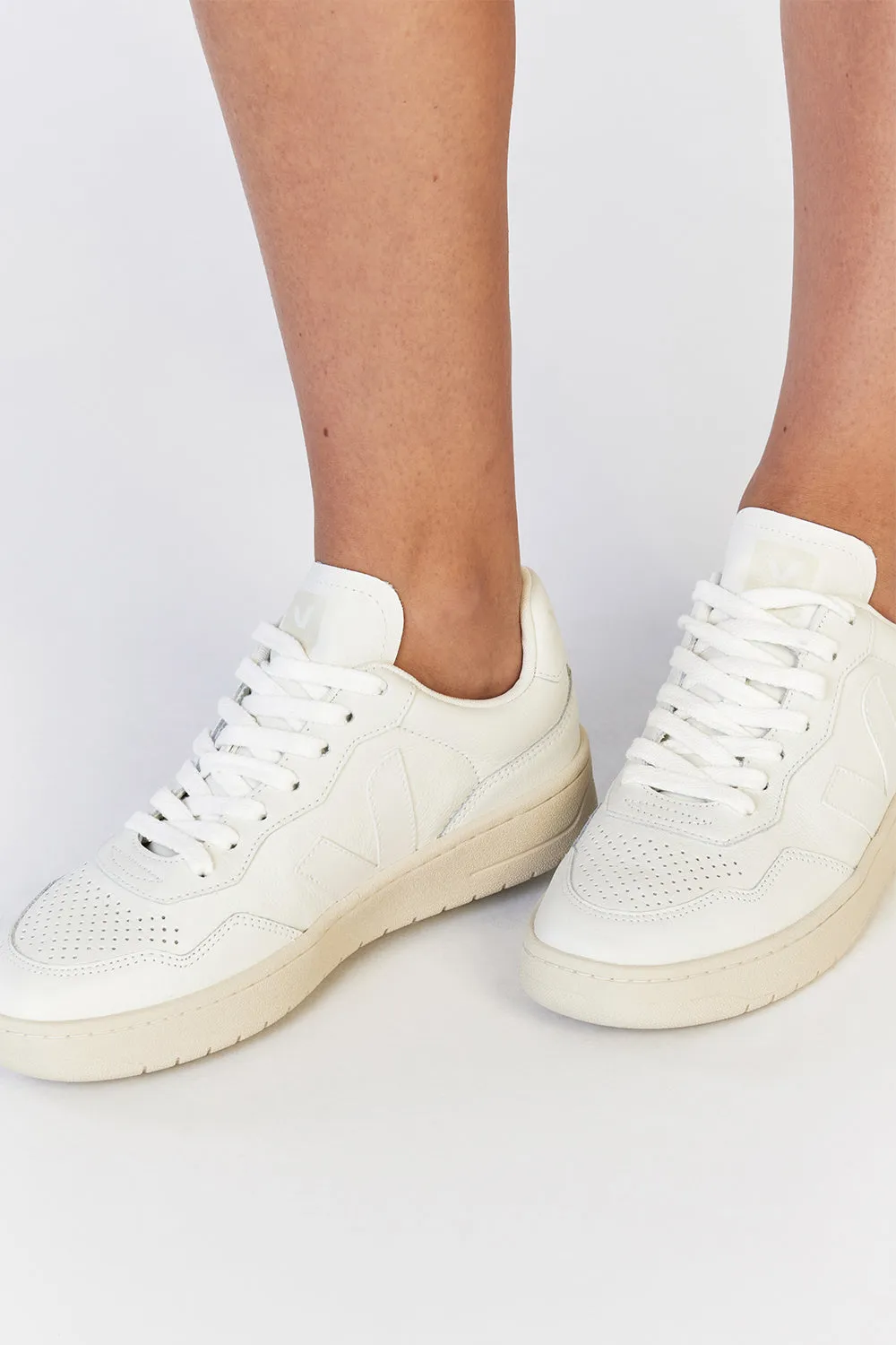 VEJA V-90 O.T. LEATHER EXTRA WHITE sold by Dissh product image thumbnail 3