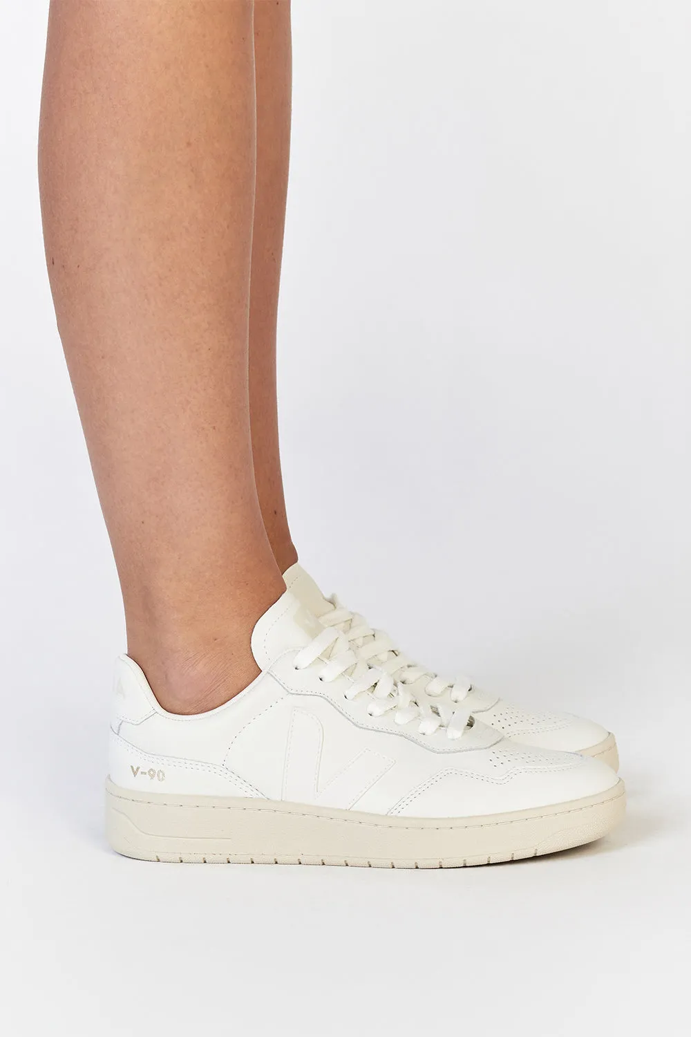 VEJA V-90 O.T. LEATHER EXTRA WHITE sold by Dissh product image thumbnail 2