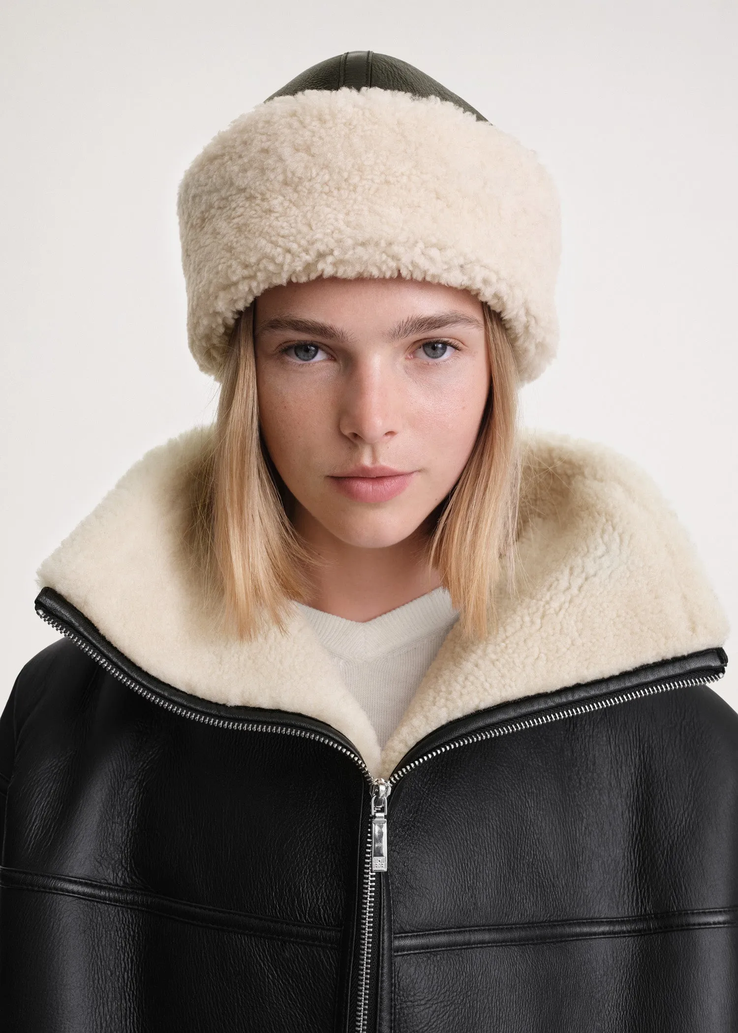 Shearling winter hat black/off white sold by Toteme product image thumbnail 2