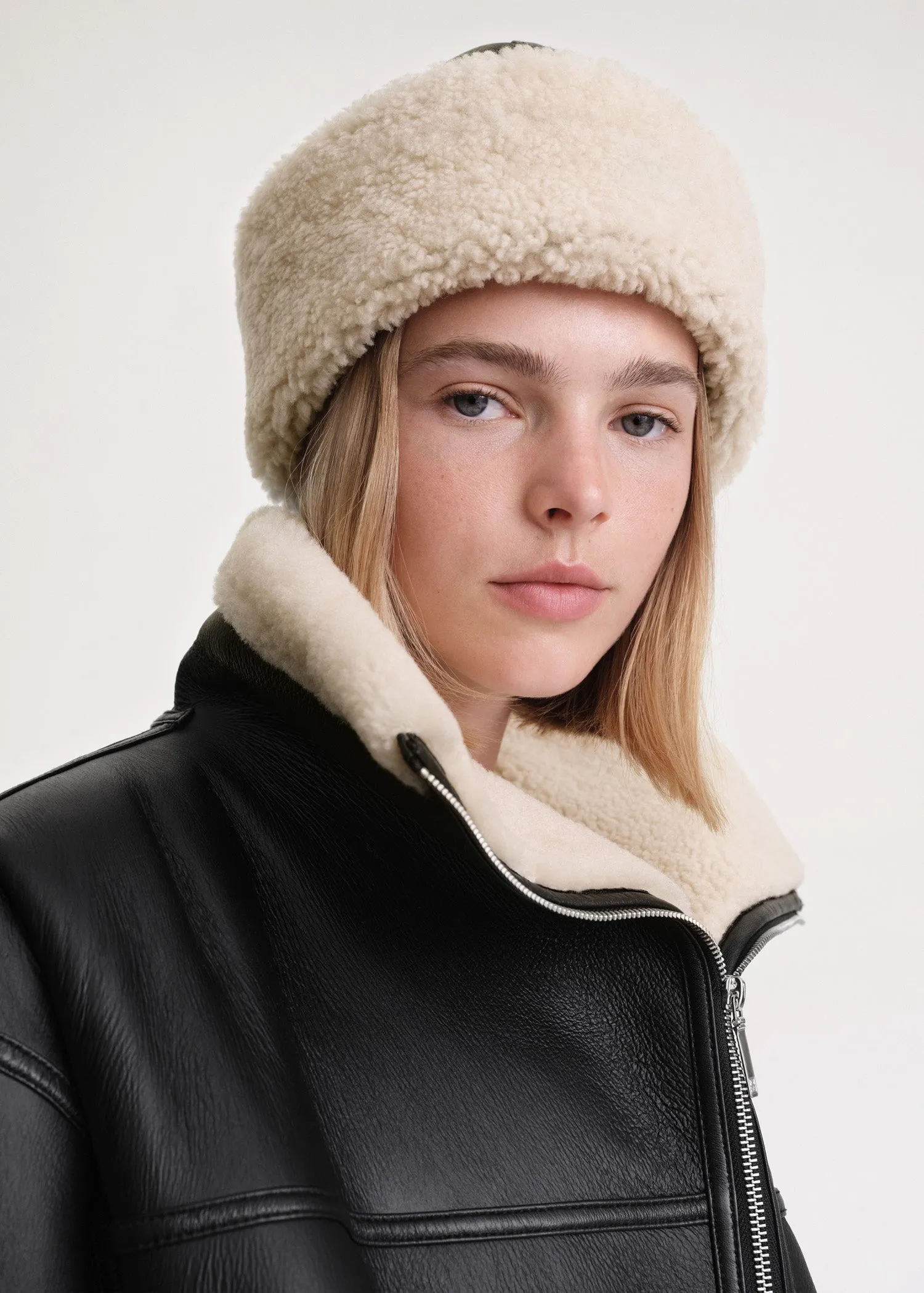 Shearling winter hat black/off white sold by Toteme product image thumbnail 3