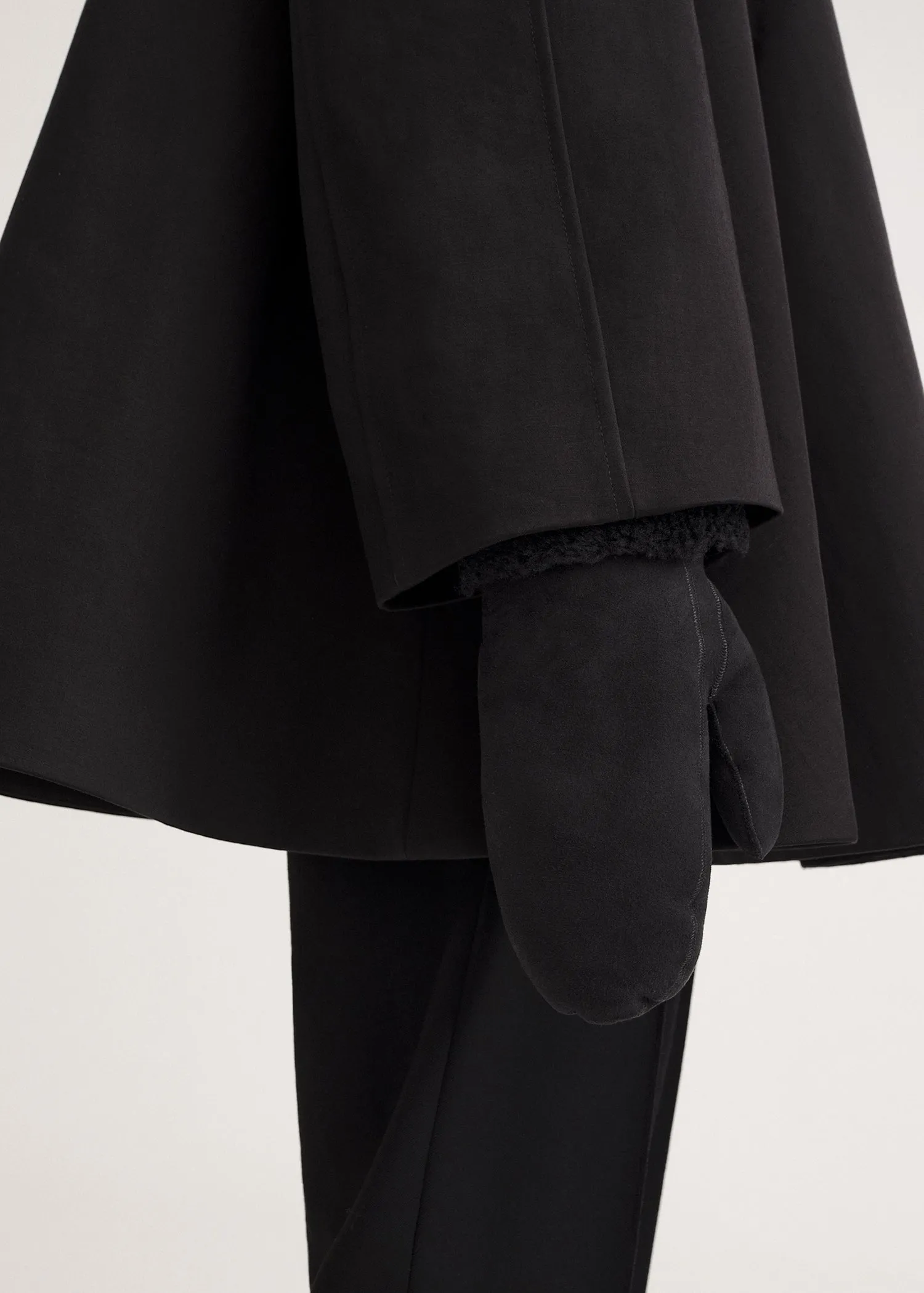 Suede shearling mittens black sold by Toteme