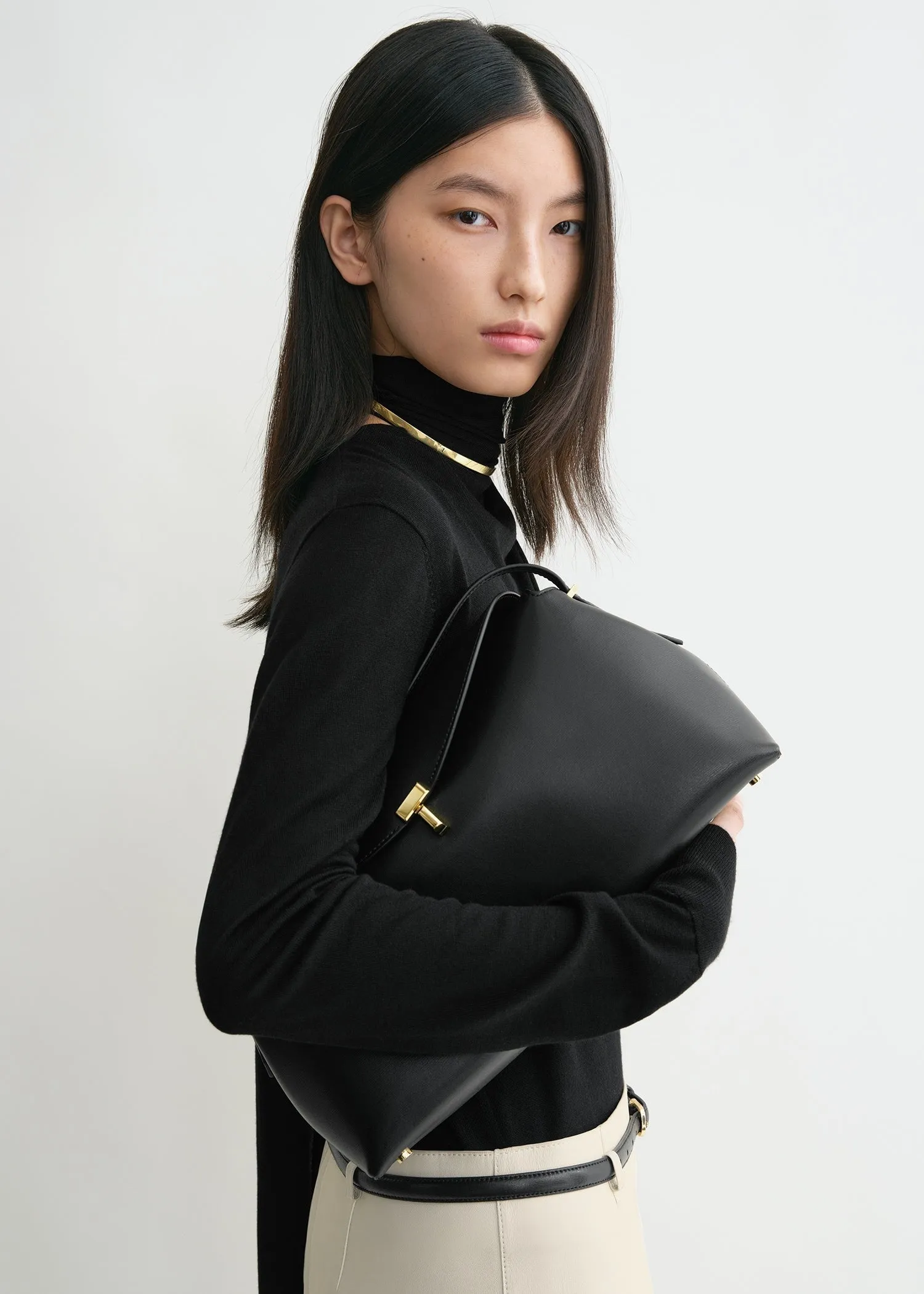 T-lock leather top handle black sold by Toteme product image thumbnail 4