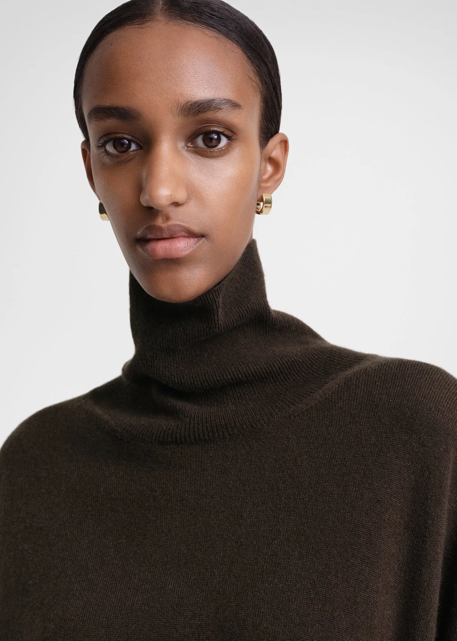 Cashmere turtleneck dark brown sold by Toteme product image thumbnail 4