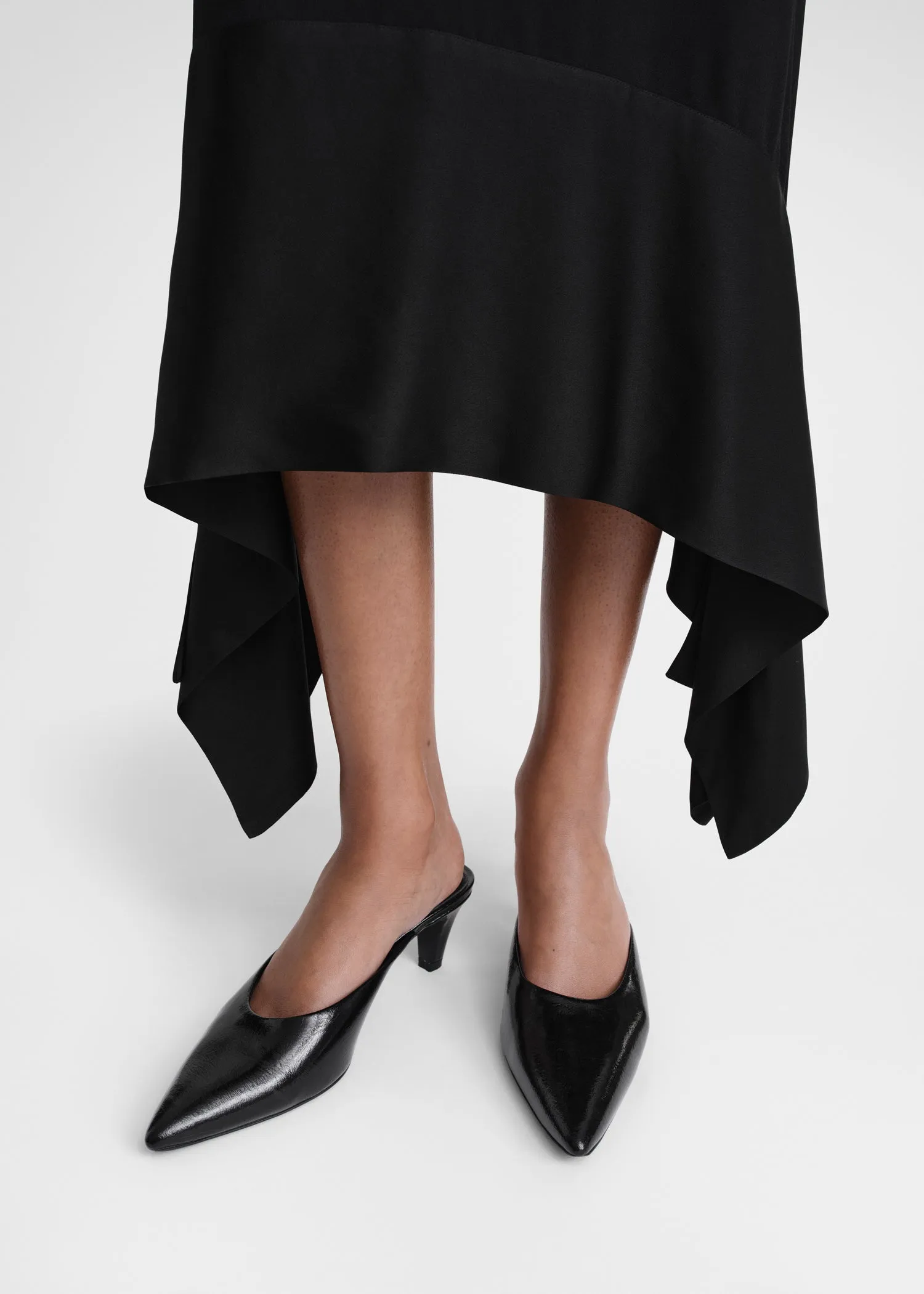 The Patent Leather Mule black sold by Toteme product image thumbnail 2