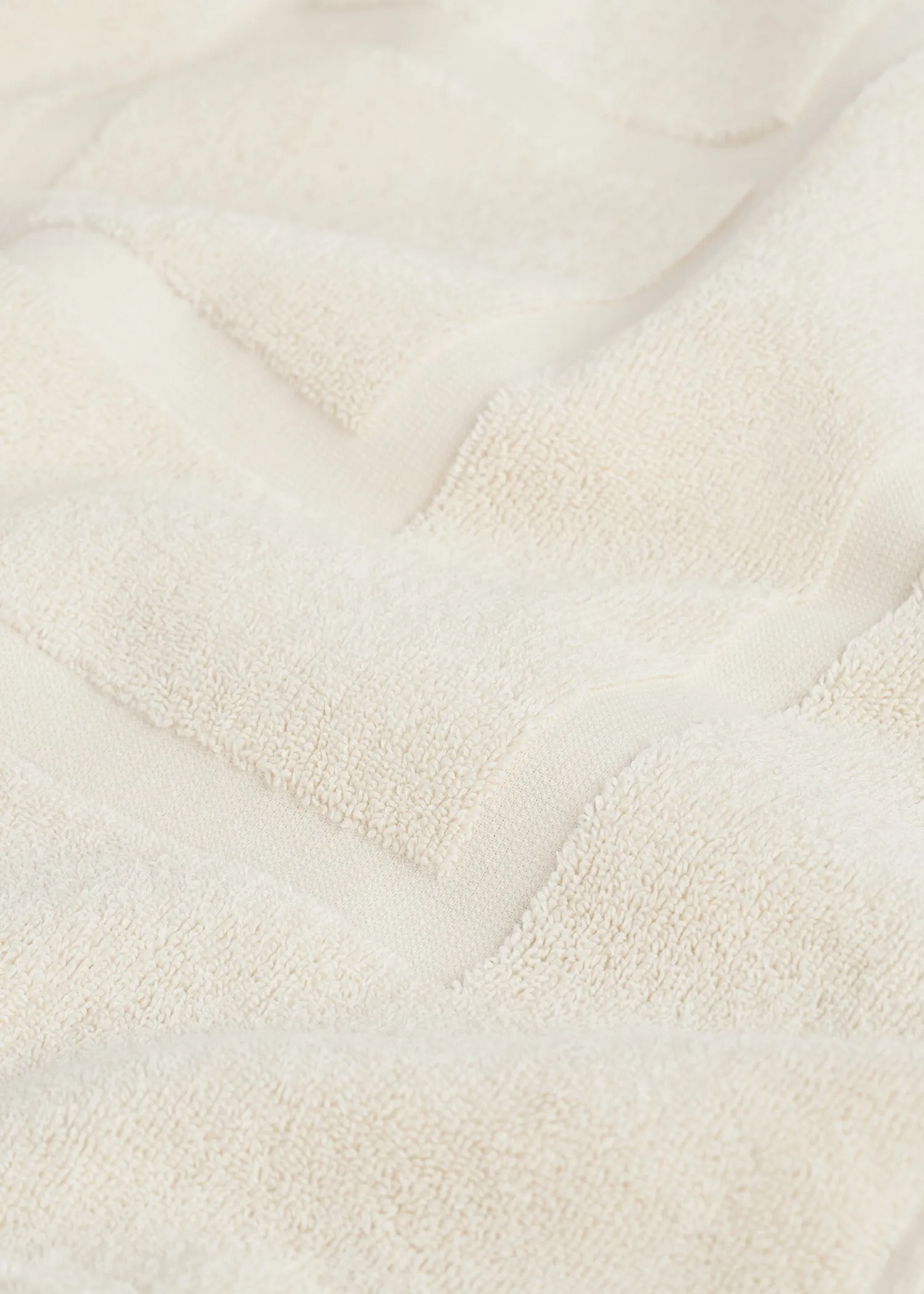 Monogram jacquard towel off white sold by Toteme product image thumbnail 4