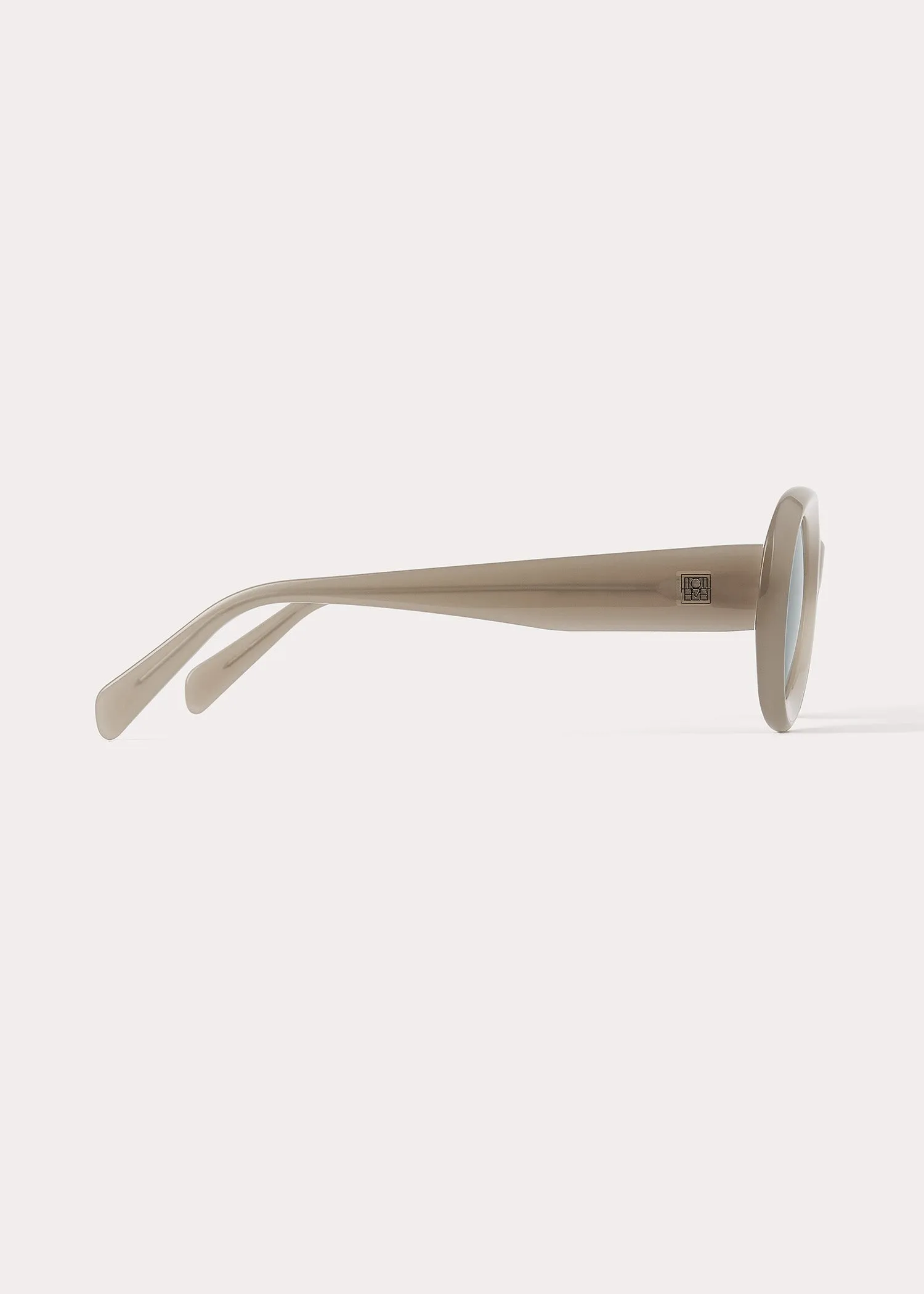 The Ovals sunglasses warm steel sold by Toteme product image thumbnail 5