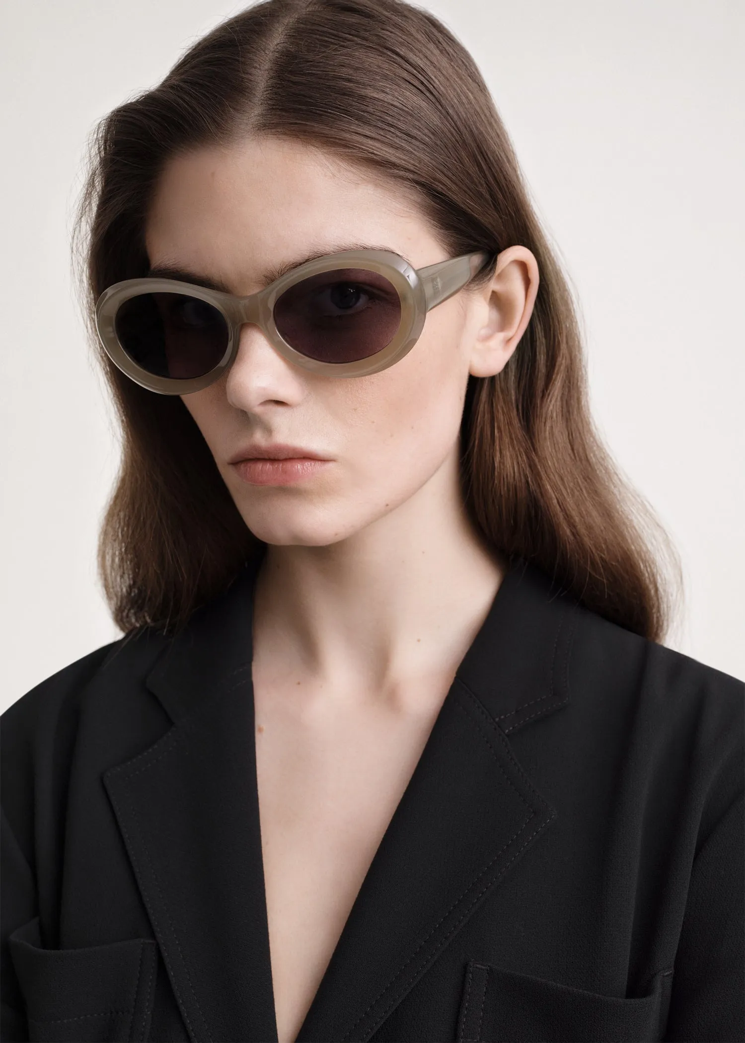 The Ovals sunglasses warm steel sold by Toteme product image thumbnail 3