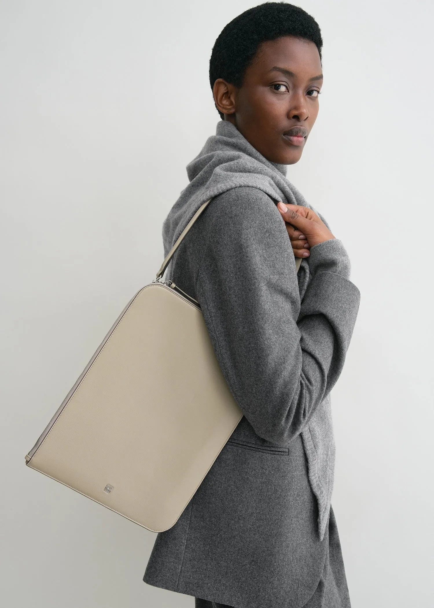Slim tote fawn sold by Toteme product image thumbnail 3