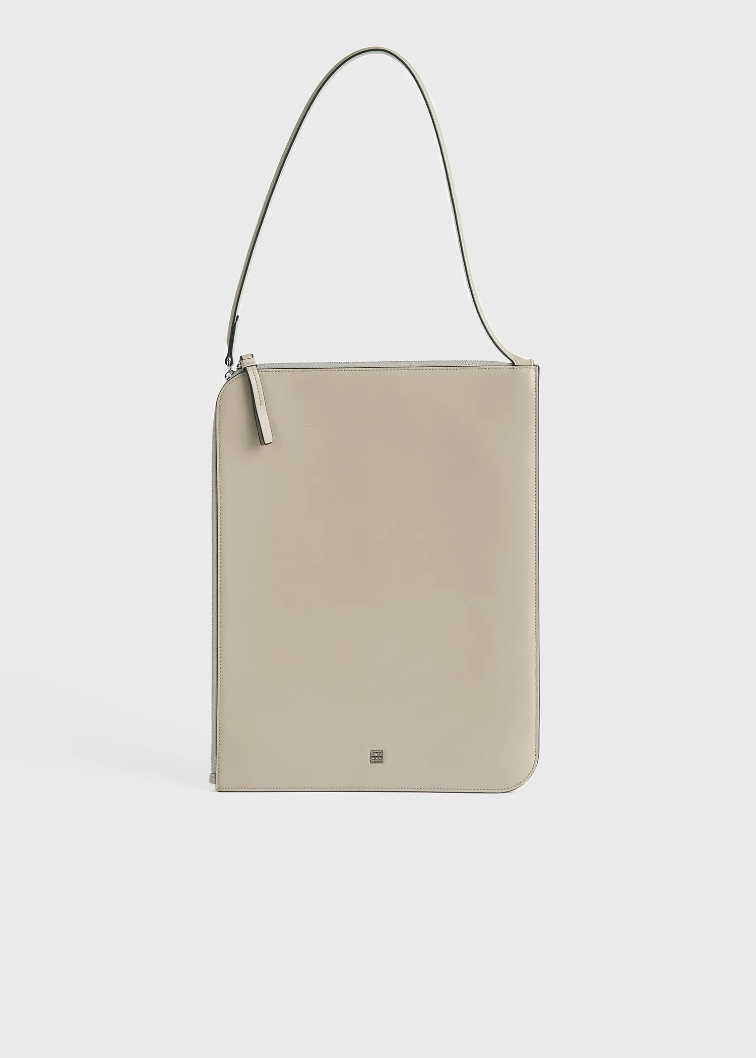 Slim tote fawn sold by Toteme
