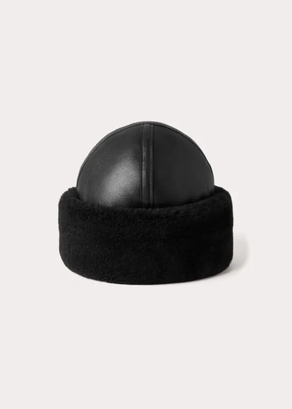 Shearling winter hat black made by Toteme