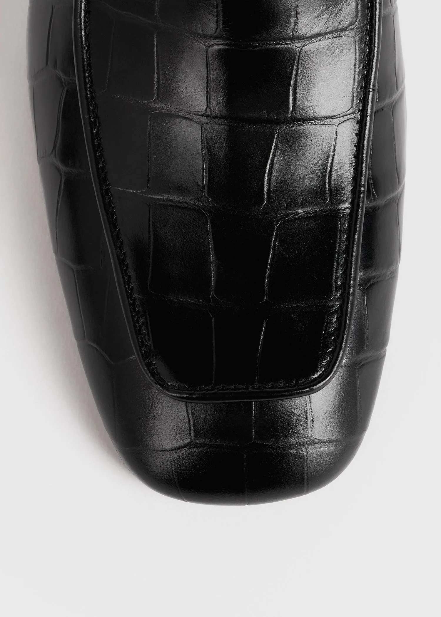 The Block-Heel Pump black sold by Toteme product image thumbnail 5