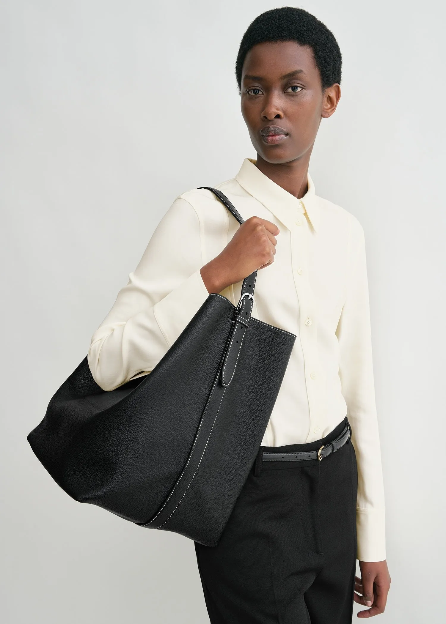 Belted grained-leather tote black sold by Toteme product image thumbnail 3