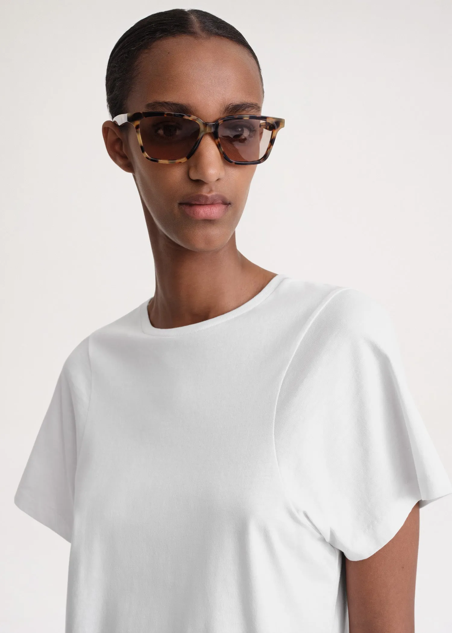 Curved seam tee off-white sold by Toteme product image thumbnail 4