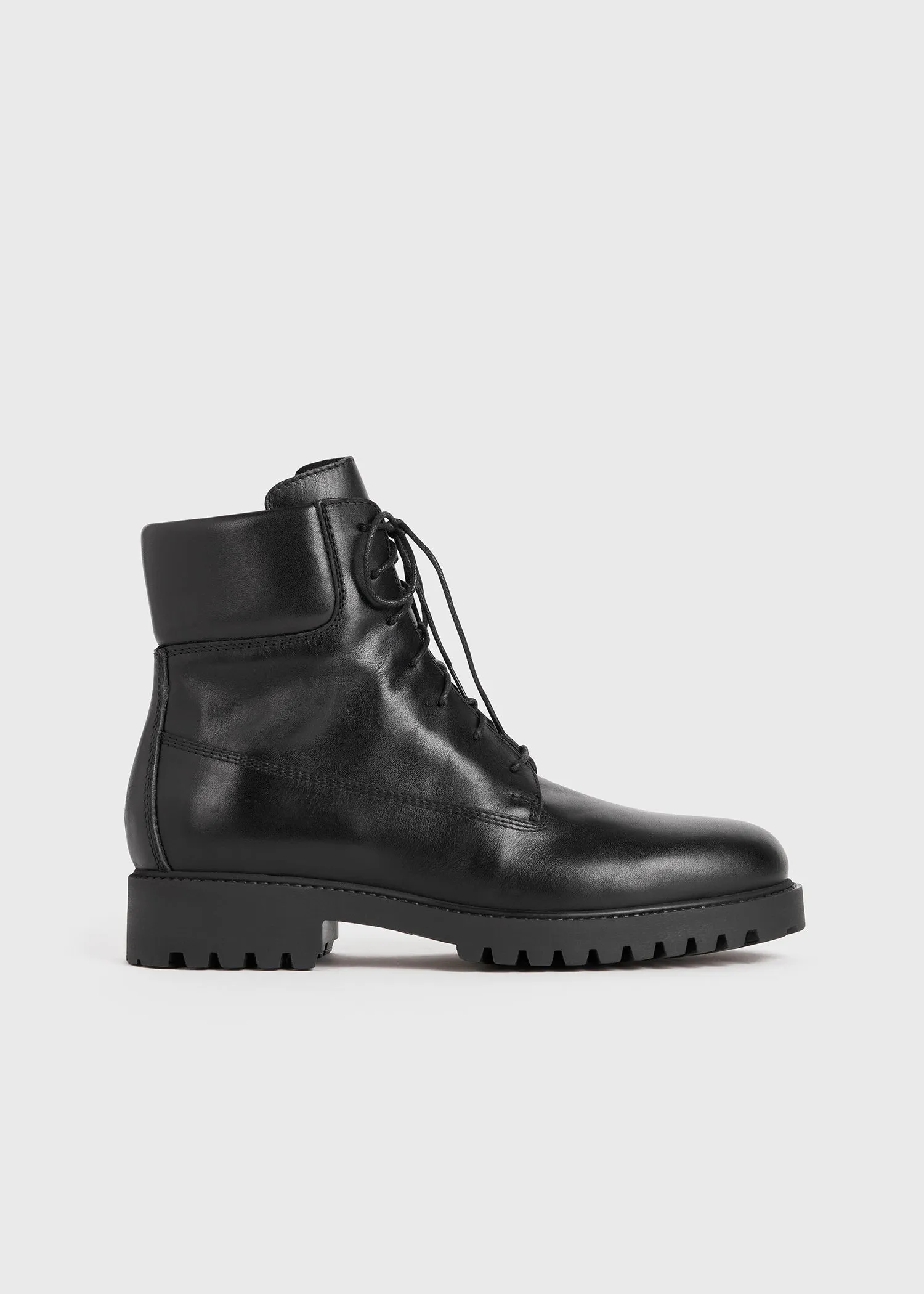 The Husky Boot black sold by Toteme