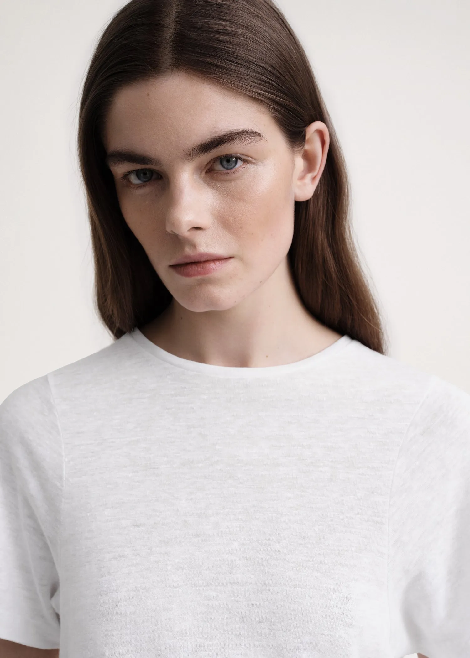 Curved seam linen tee white sold by Toteme product image thumbnail 4