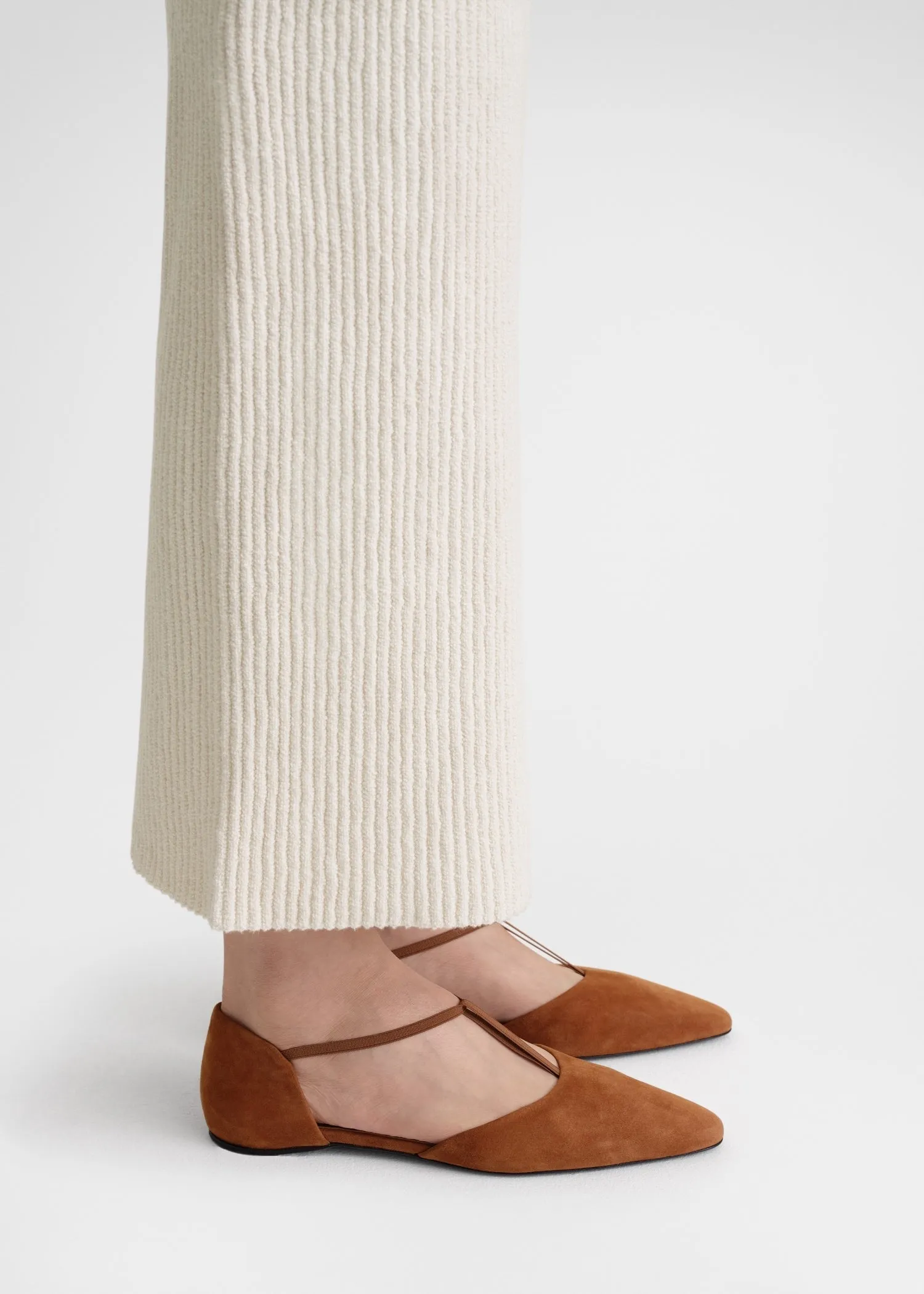 The T-Strap Flat tan sold by Toteme product image thumbnail 3