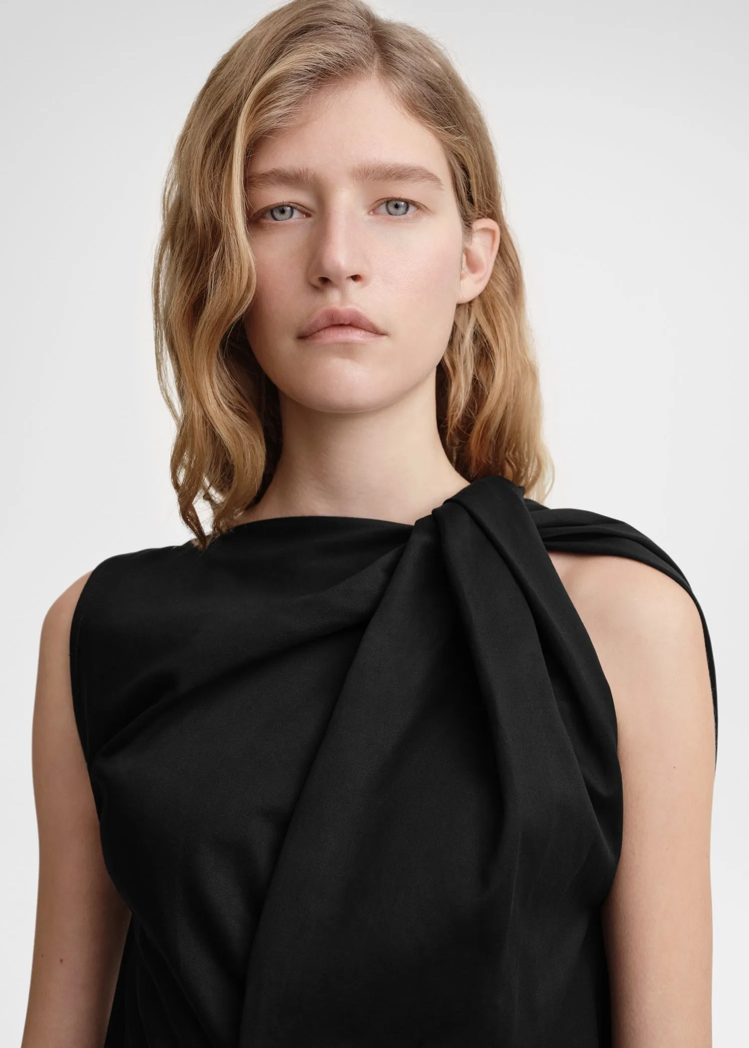 Shoulder-twist top black sold by Toteme product image thumbnail 4