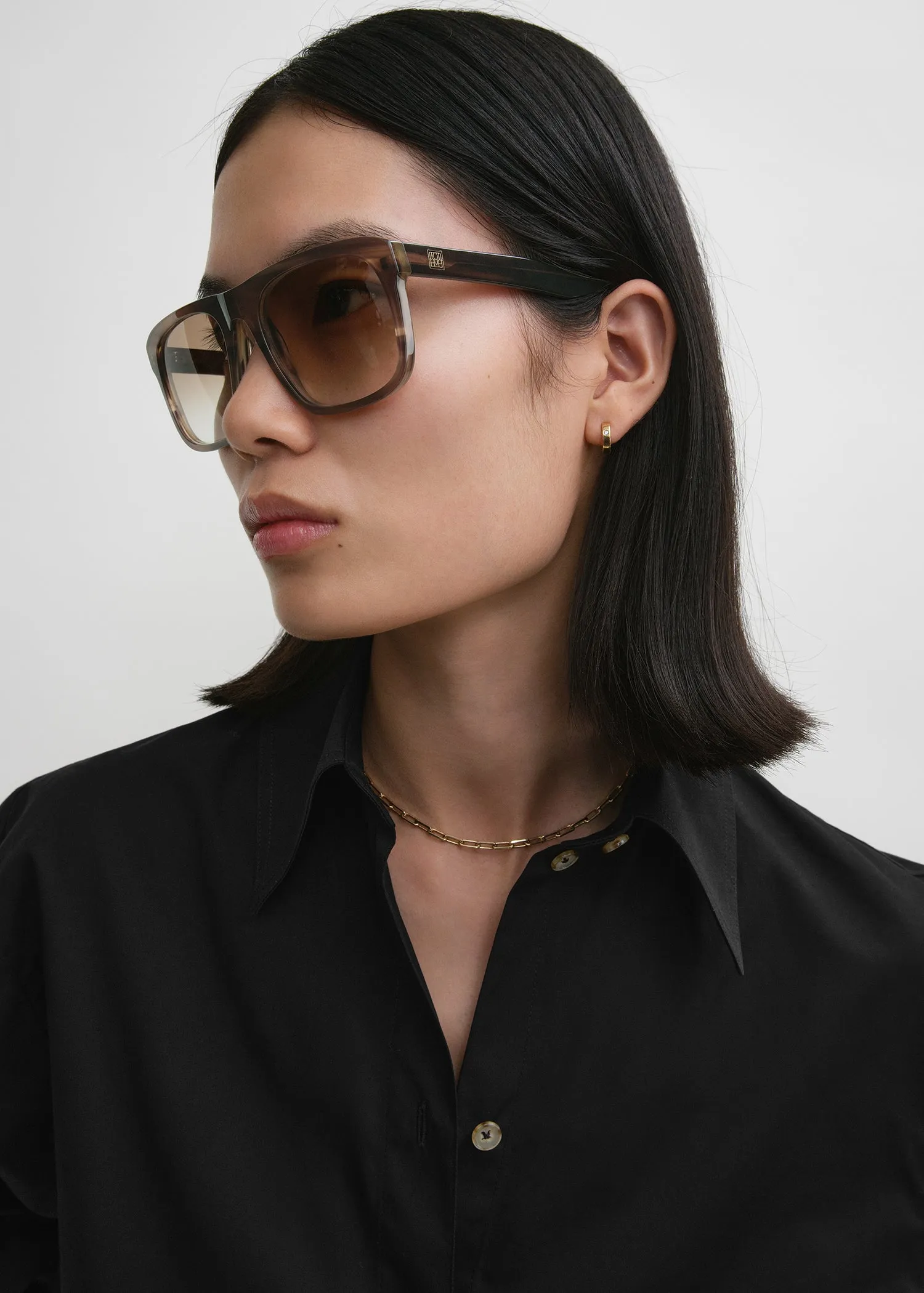 【関税込み】TOTEME ブラック The Navigator サングラス TOTEME(トーテム)のNavigator sunglasses通販 | 集英社HAPPY