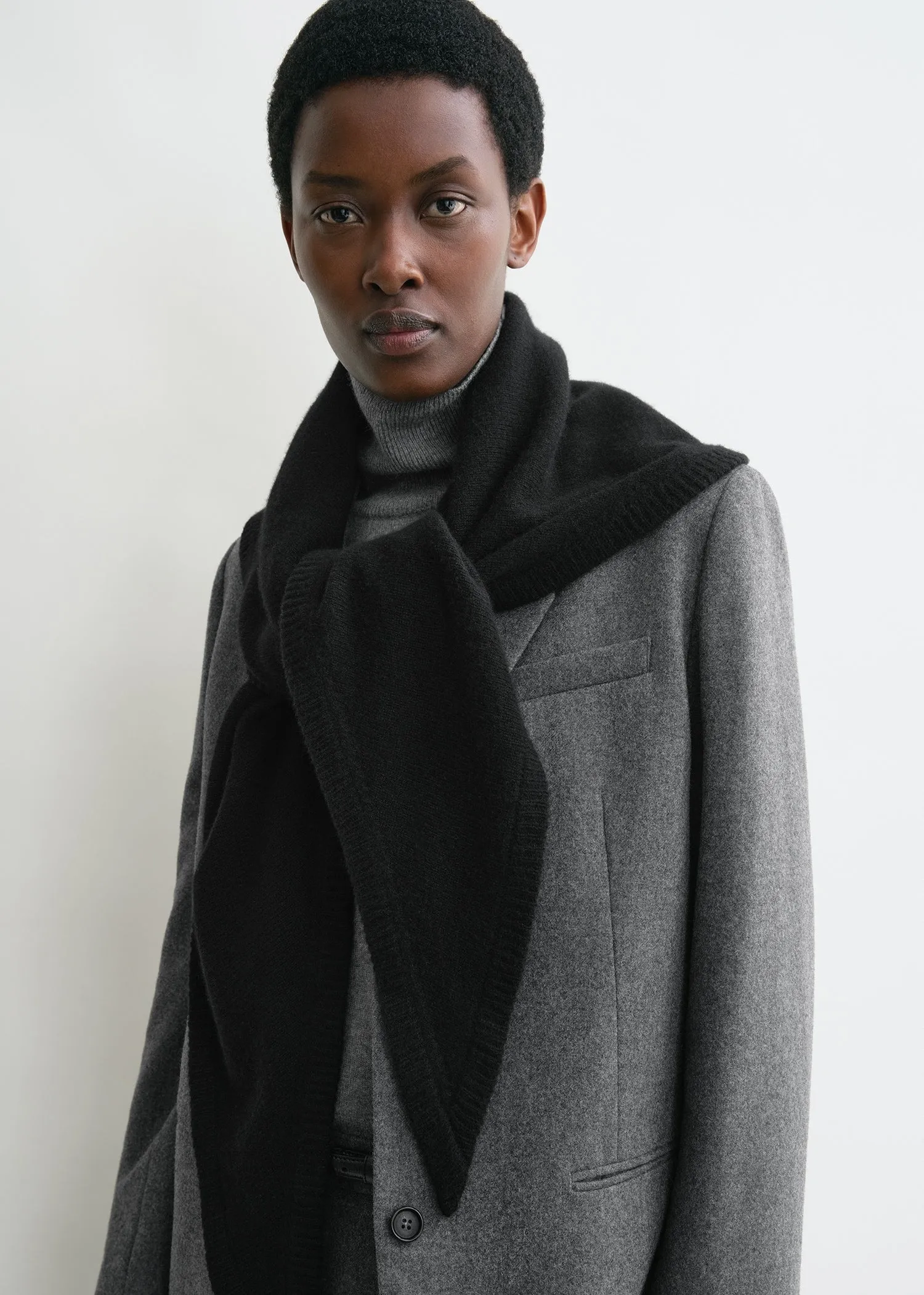 Triangle wool cashmere scarf black sold by Toteme product image thumbnail 3