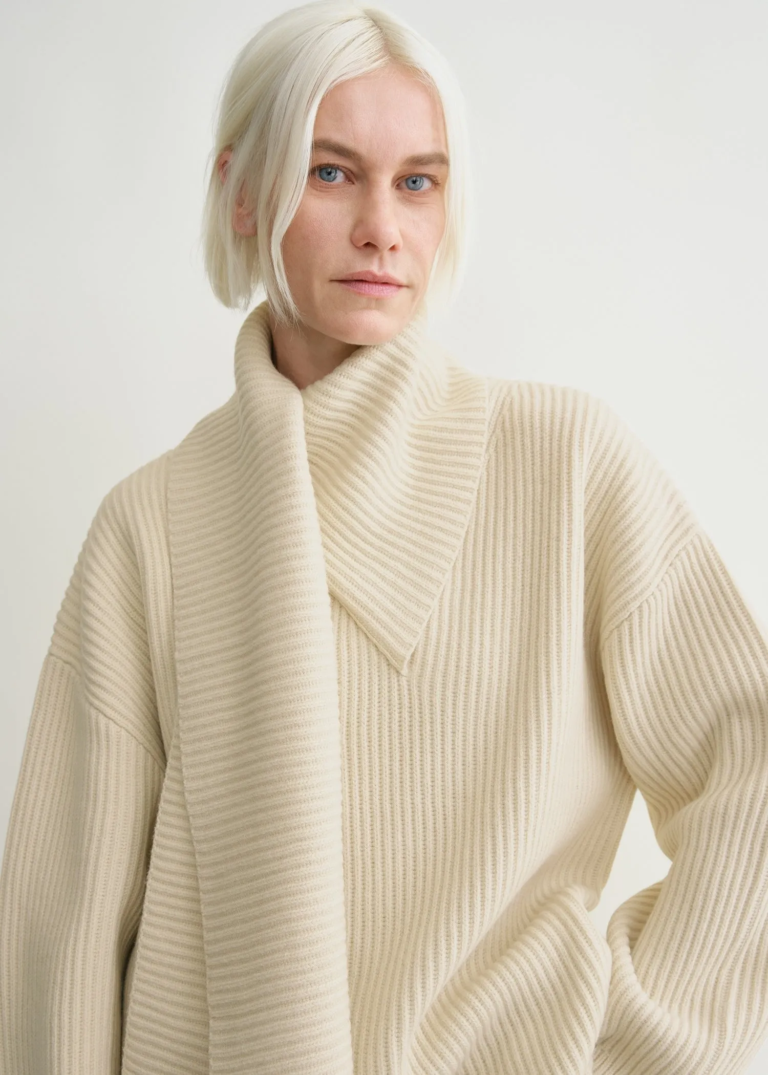 Long scarf knit off-white sold by Toteme product image thumbnail 4