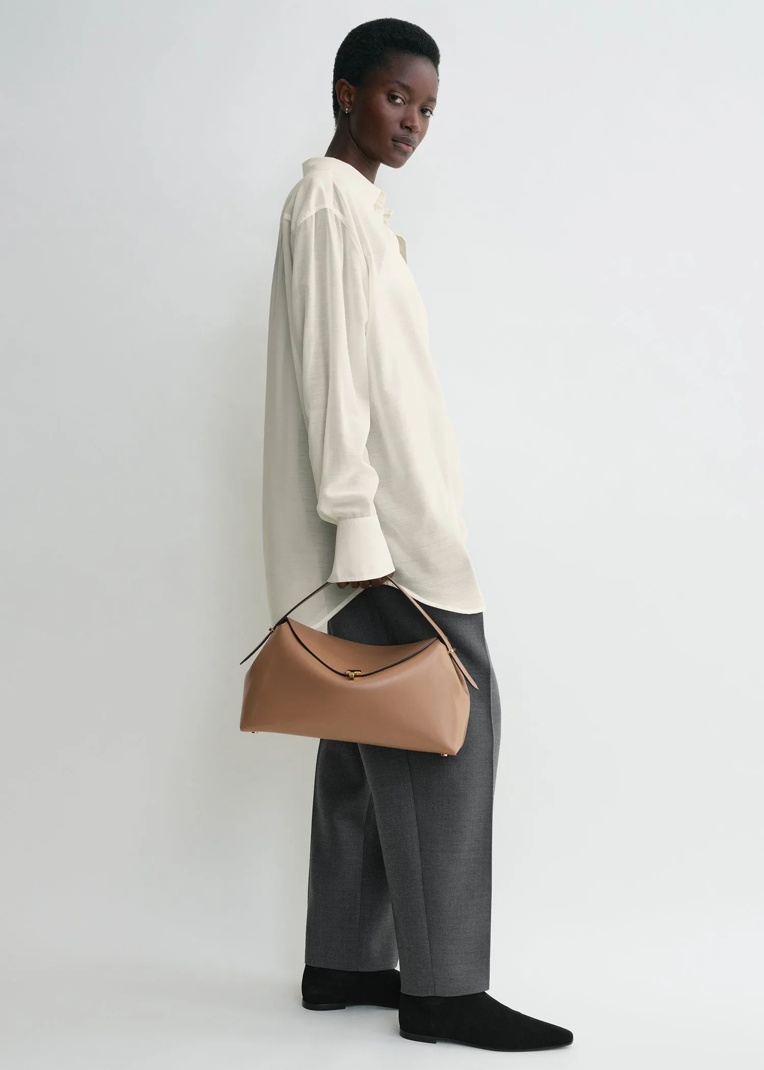 T-lock leather top handle camel sold by Toteme product image thumbnail 2