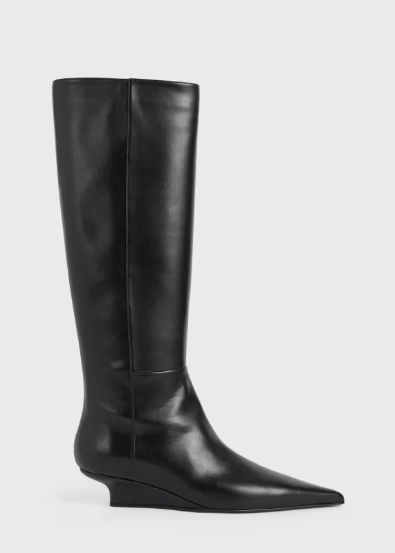 Sharp leather knee-high boots black made by Toteme