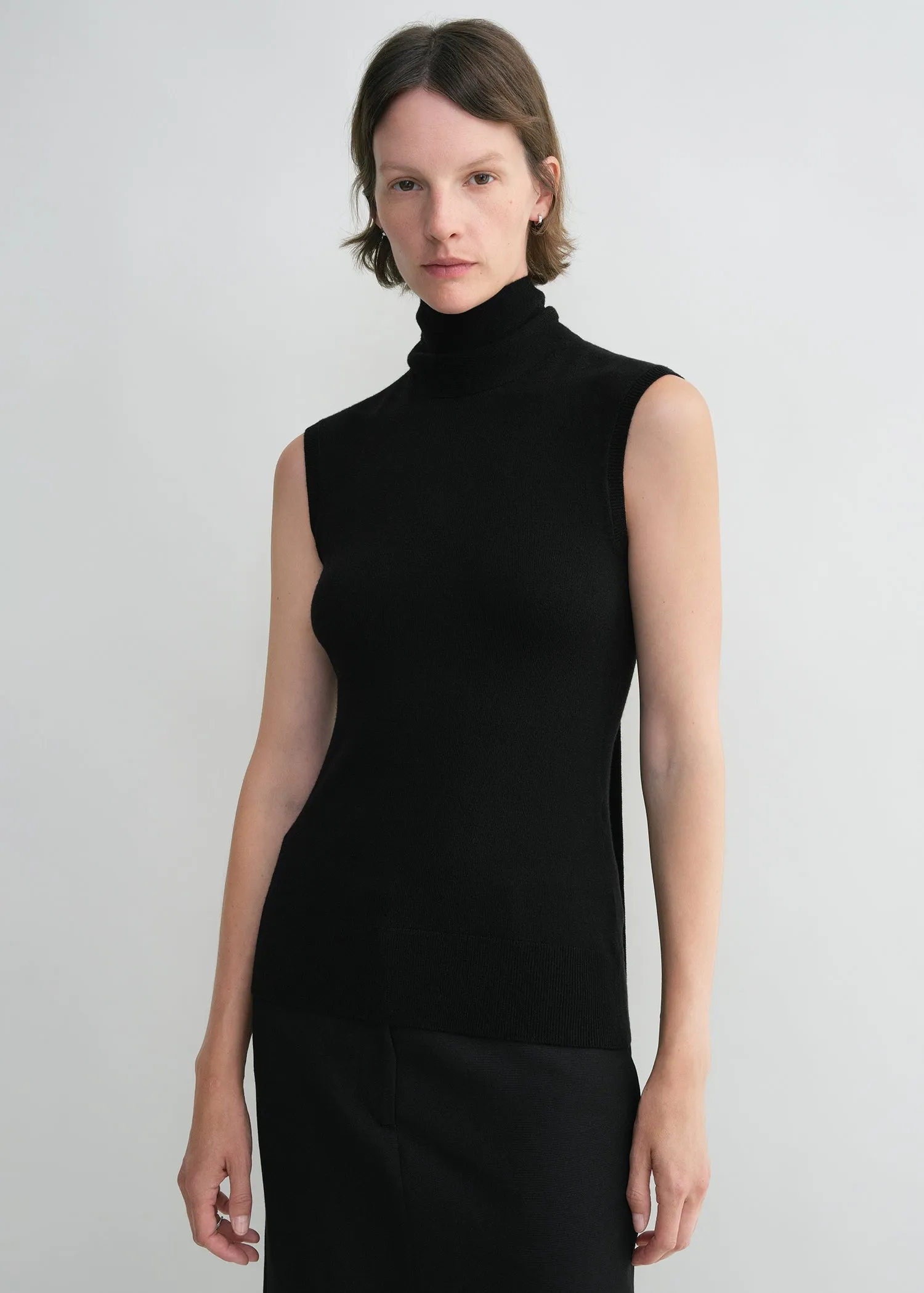 Sleeveless scarf knit black sold by Toteme product image thumbnail 2