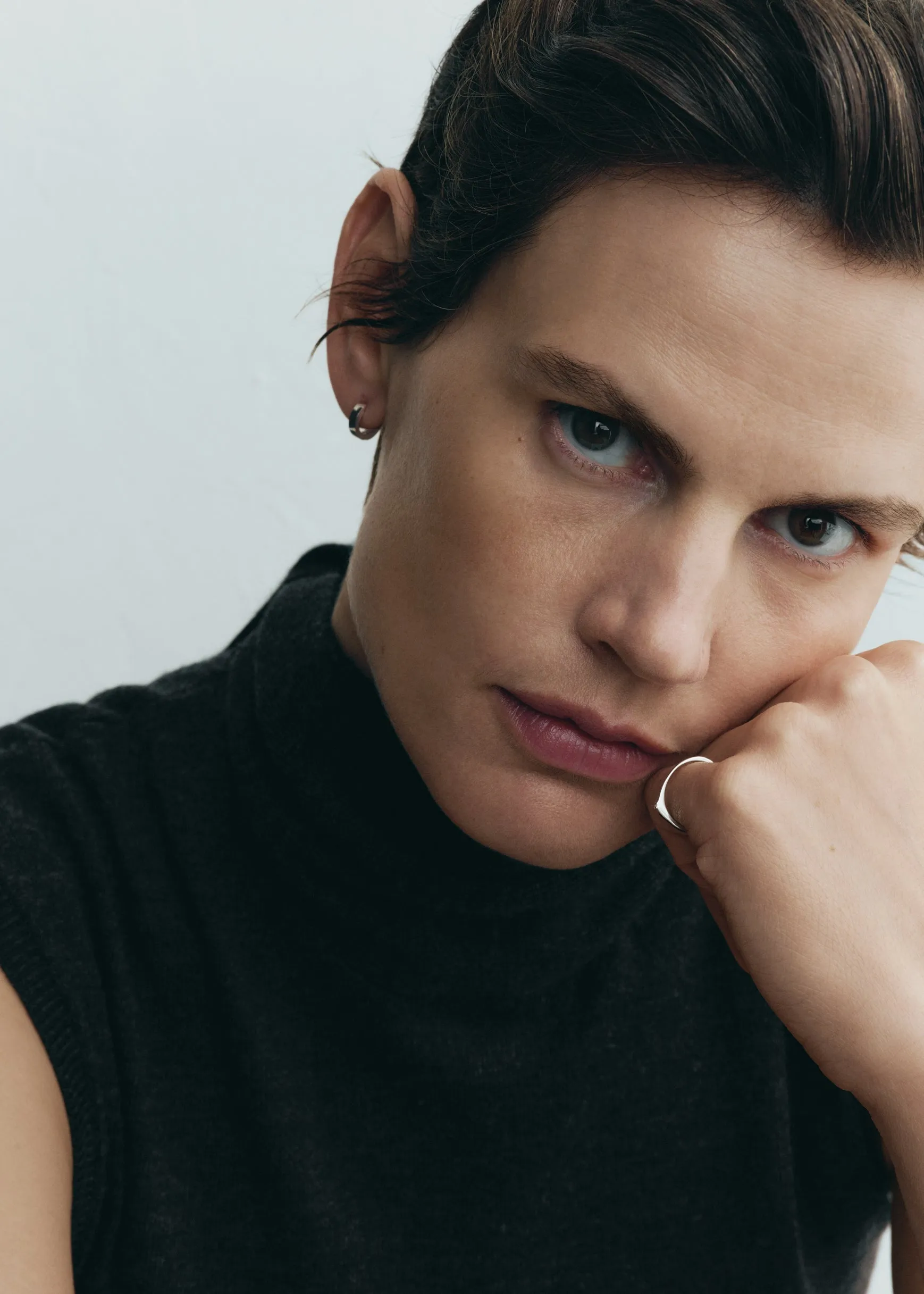 Diamond chain ring 18kt white gold sold by Toteme product image thumbnail 2