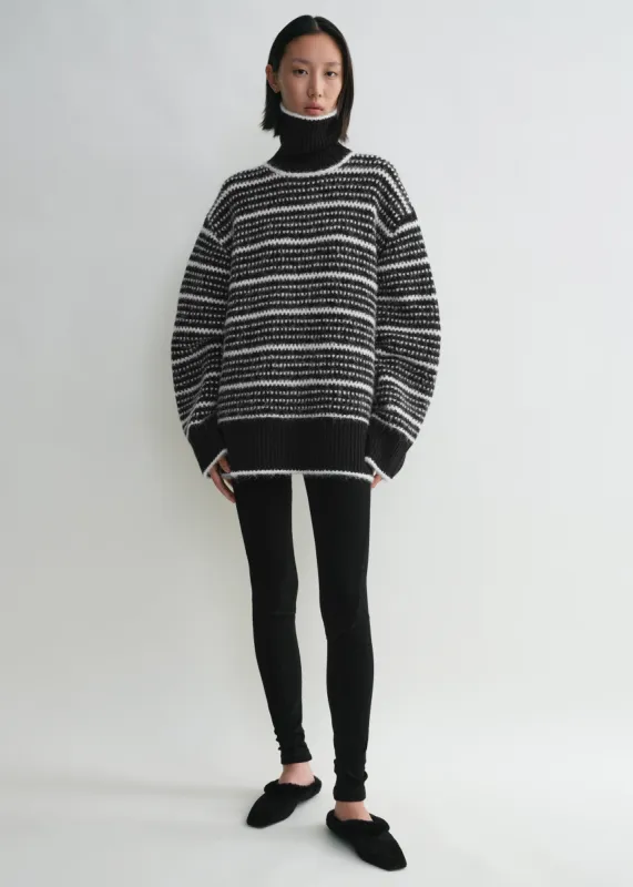 Heritage turtleneck black made by Toteme