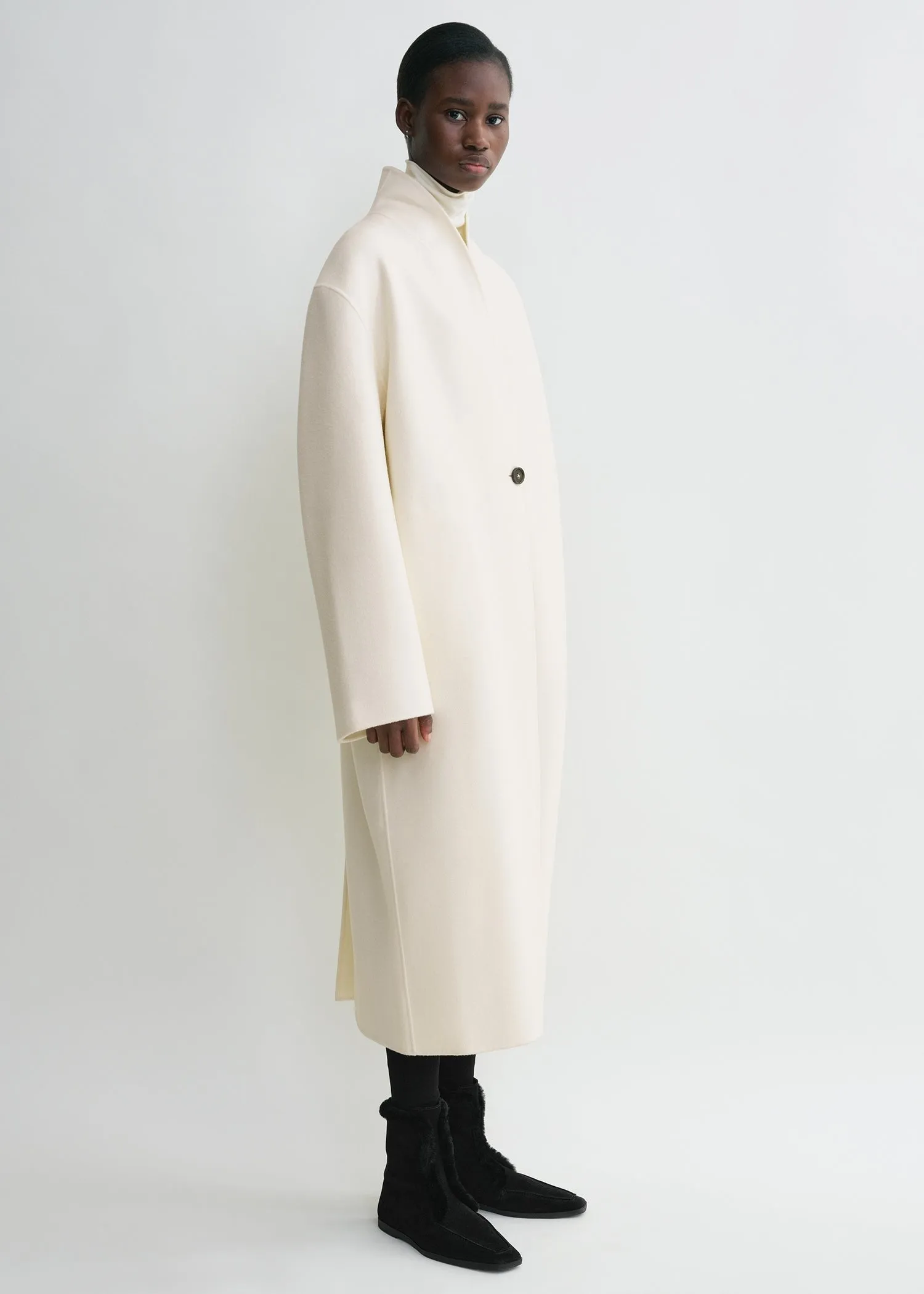 Overlay doublé coat winter white sold by Toteme