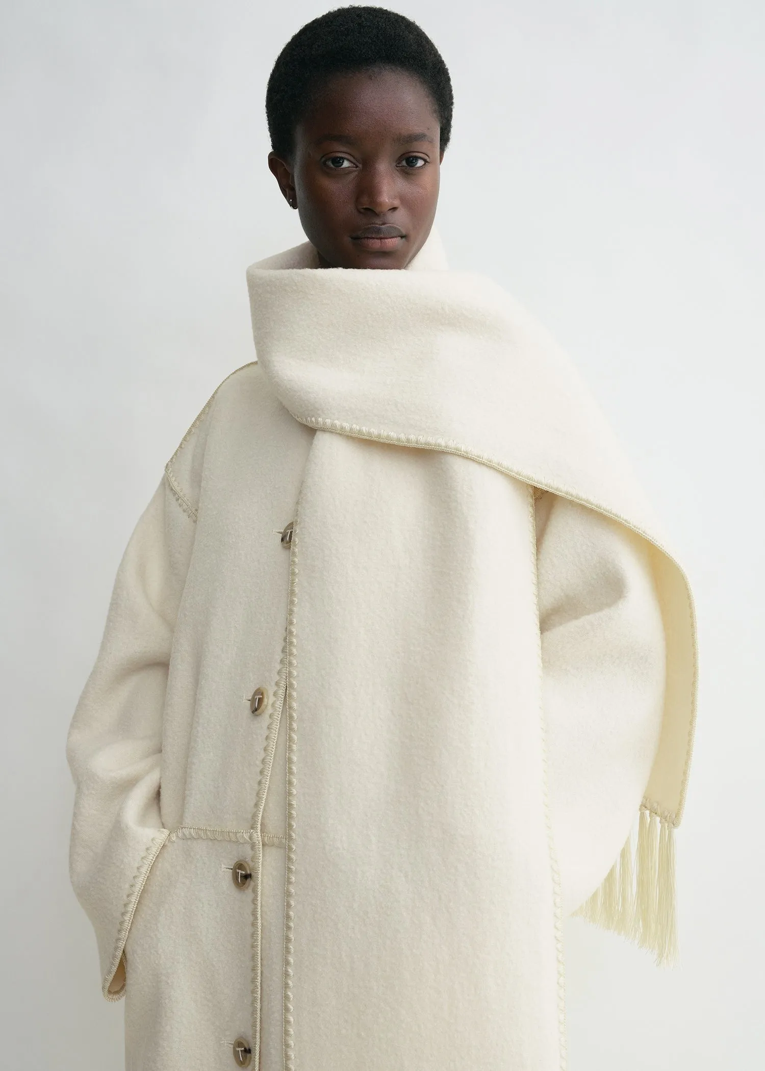 Embroidered scarf coat off white sold by Toteme product image thumbnail 5