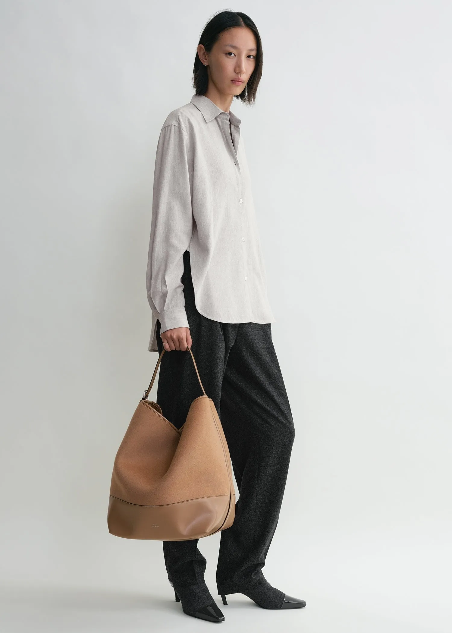 Belted doublé tote camel sold by Toteme product image thumbnail 3