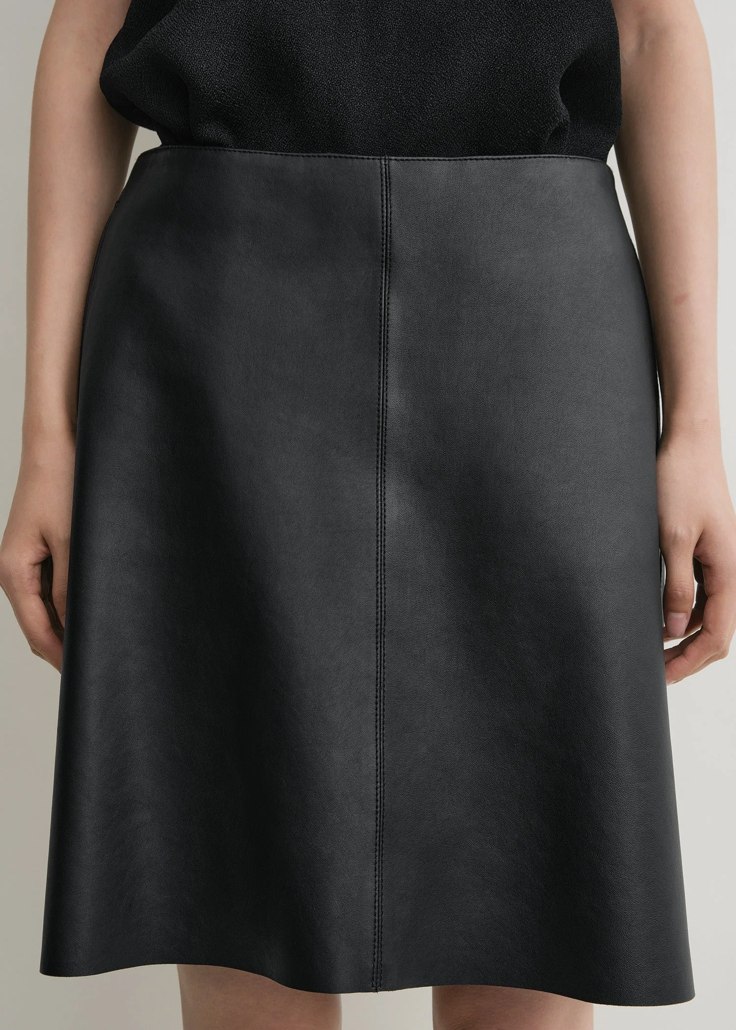 Leather skirt black sold by Toteme product image thumbnail 4