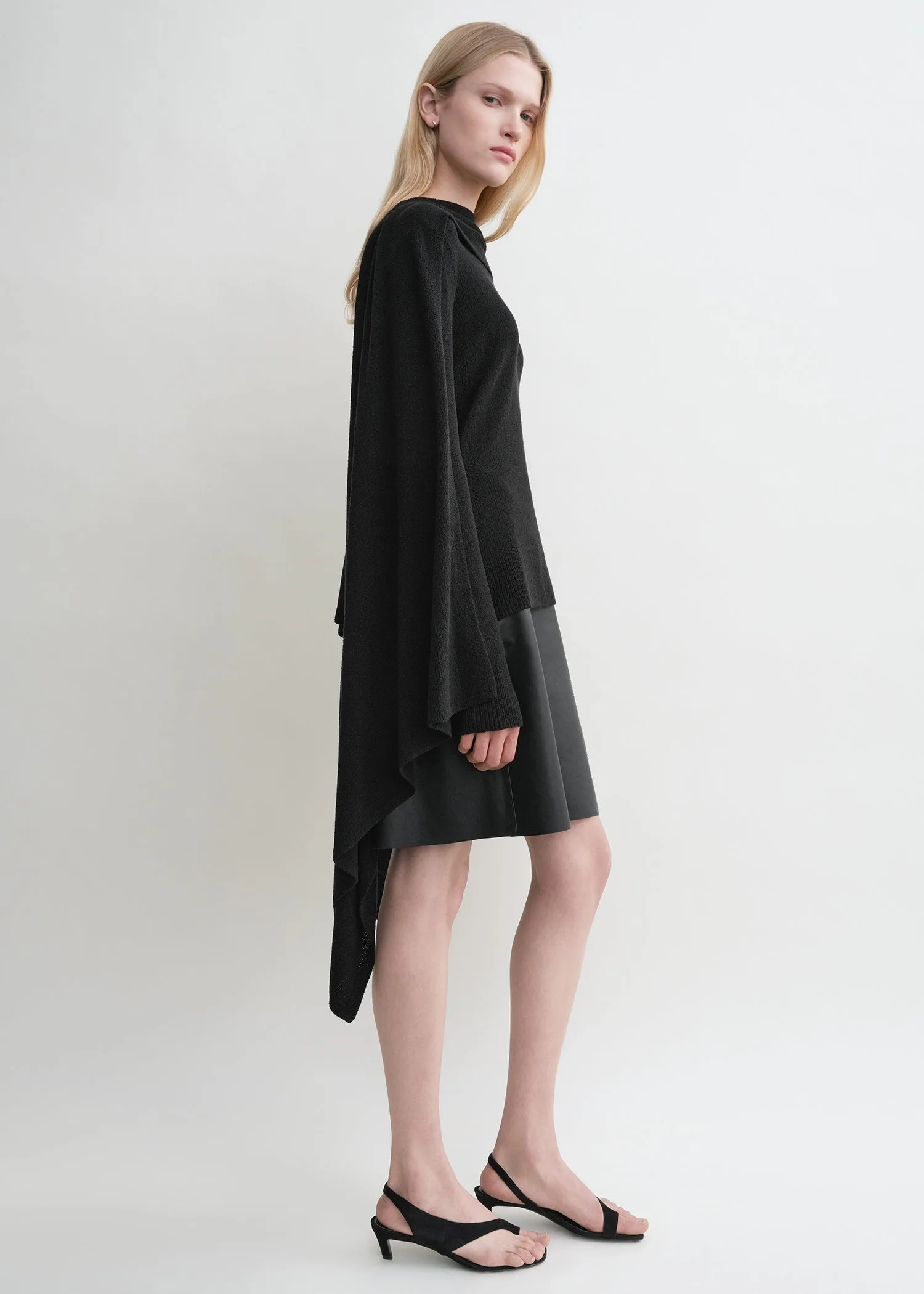 Cape knit black sold by Toteme product image thumbnail 2