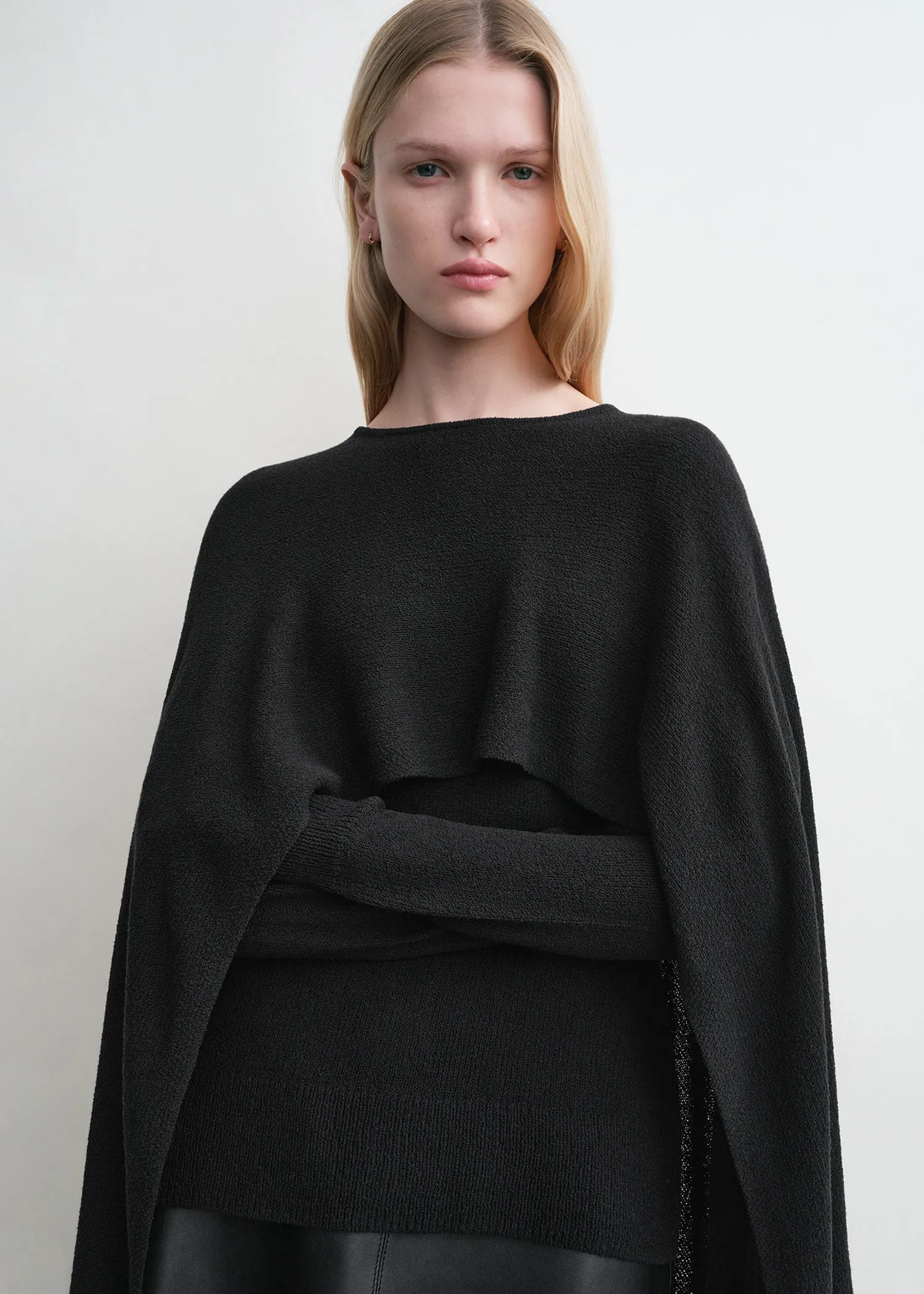 Cape knit black sold by Toteme product image thumbnail 4
