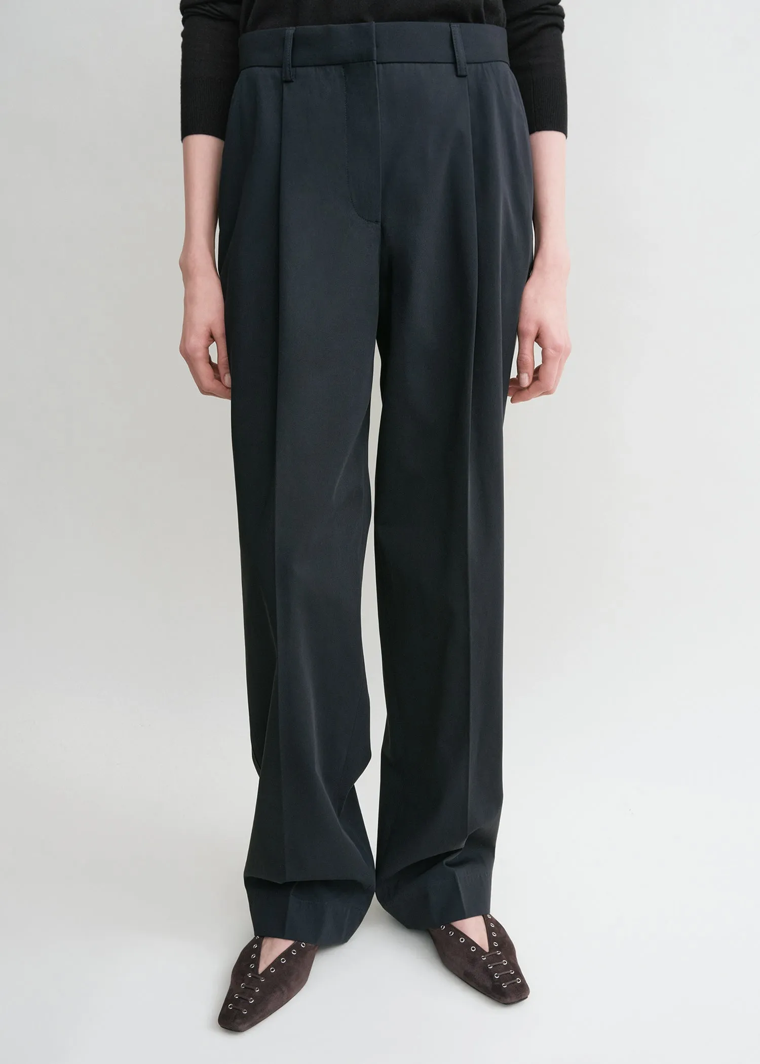 Slanted pocket trousers nightfall sold by Toteme product image thumbnail 4