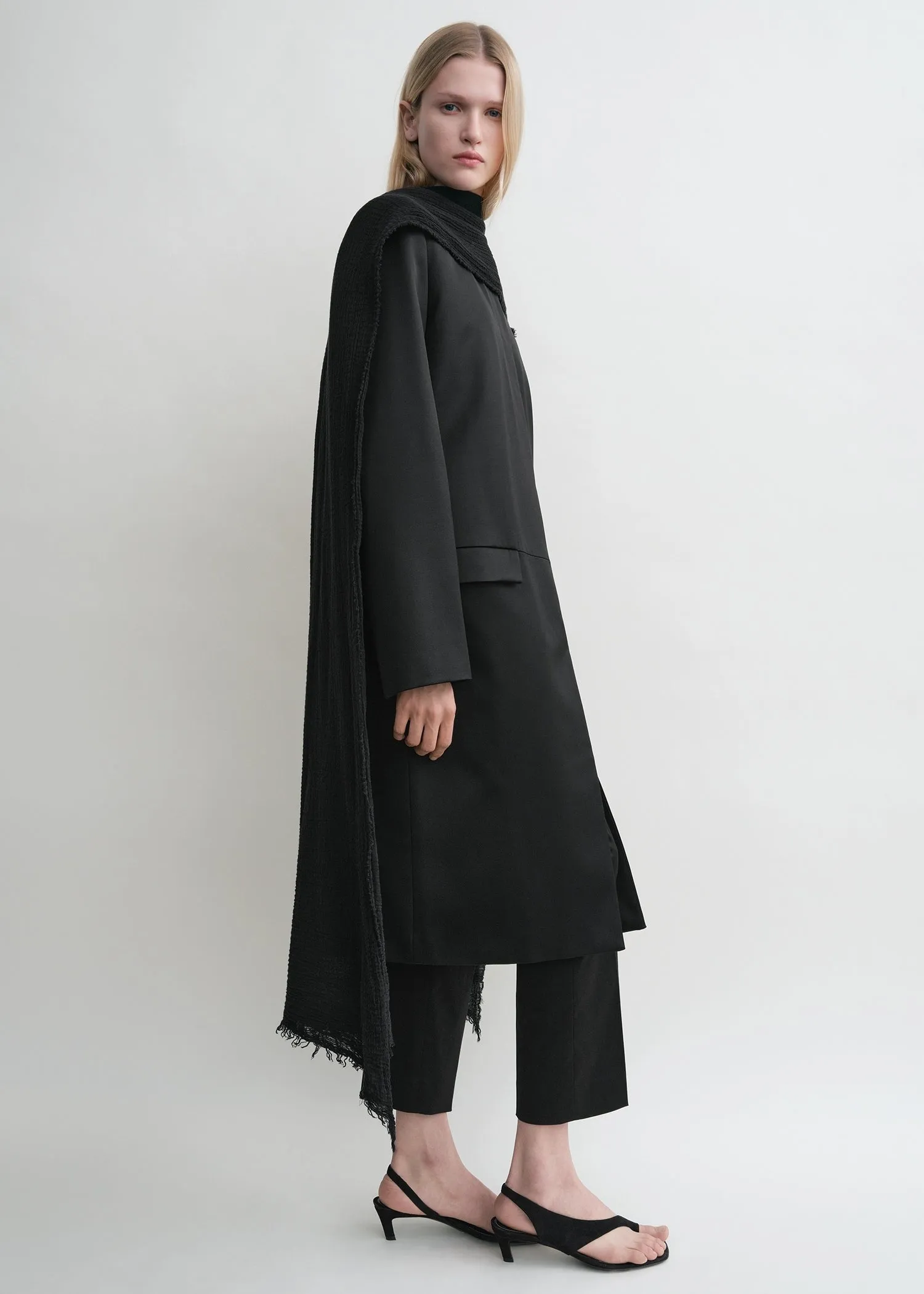 Crinkled scarf black sold by Toteme product image thumbnail 3