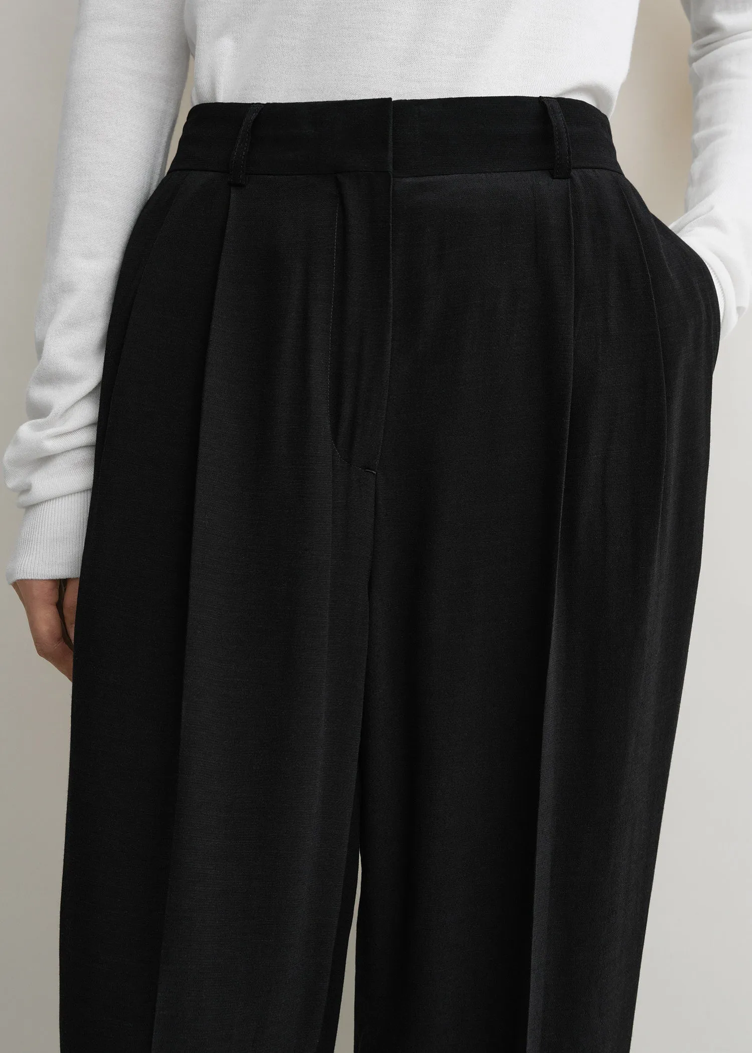 Double-pleat summer trousers black sold by Toteme product image thumbnail 4