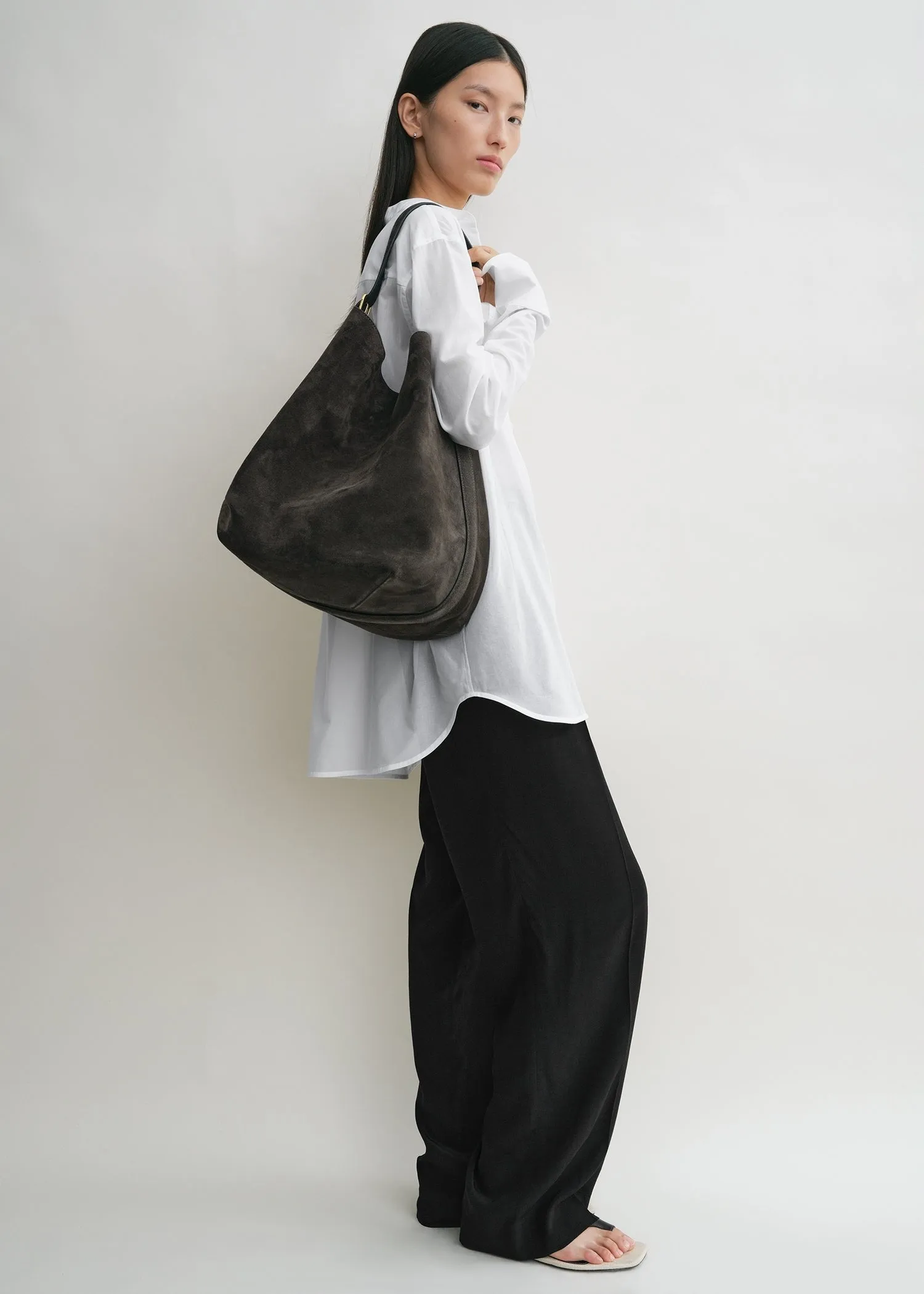 Belted suede tote pepper sold by Toteme product image thumbnail 3