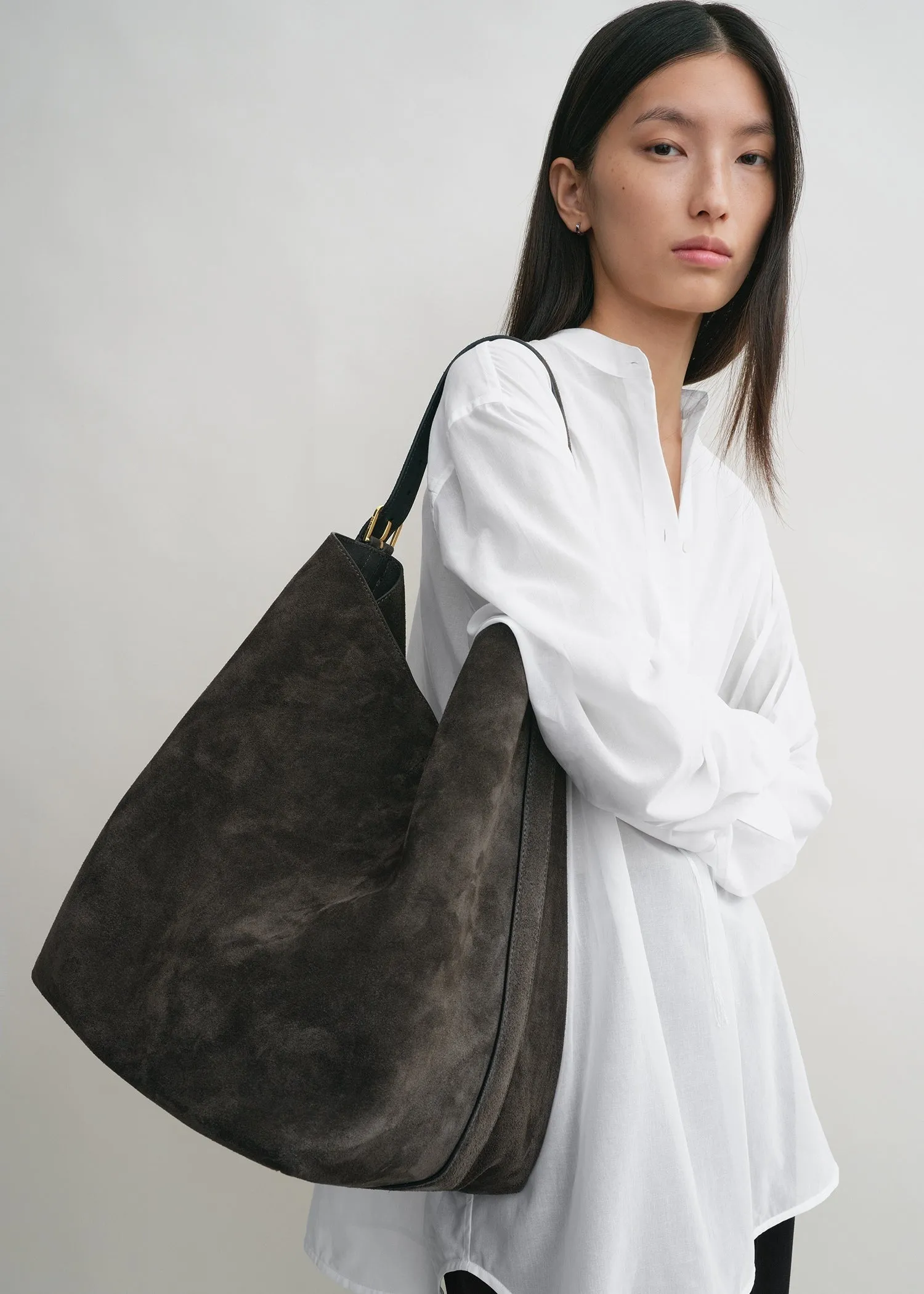 Belted suede tote pepper sold by Toteme product image thumbnail 2