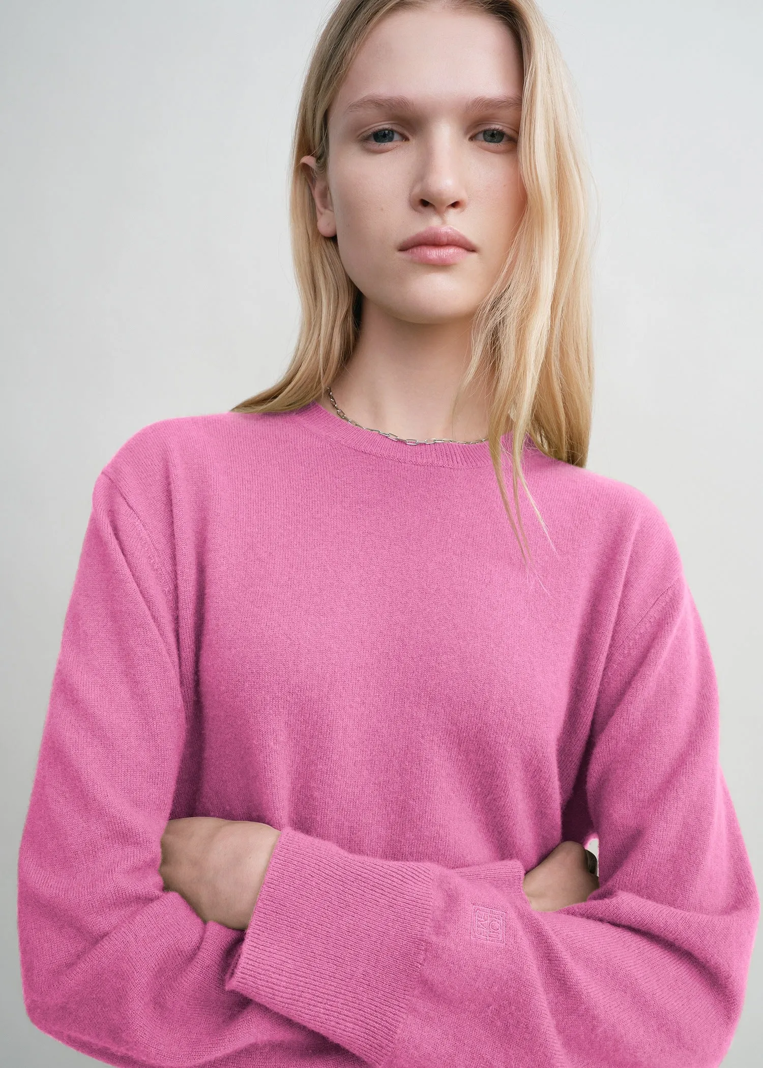 Crew-neck cashmere knit hot pink sold by Toteme product image thumbnail 4