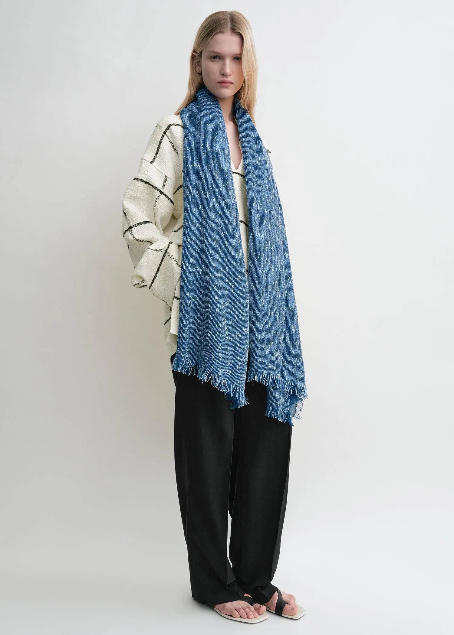 Bouclé sarong azure/white sold by Toteme product image thumbnail 3