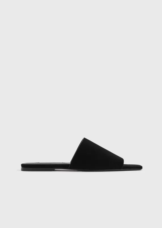Velour-leather bandeau slides black made by Toteme