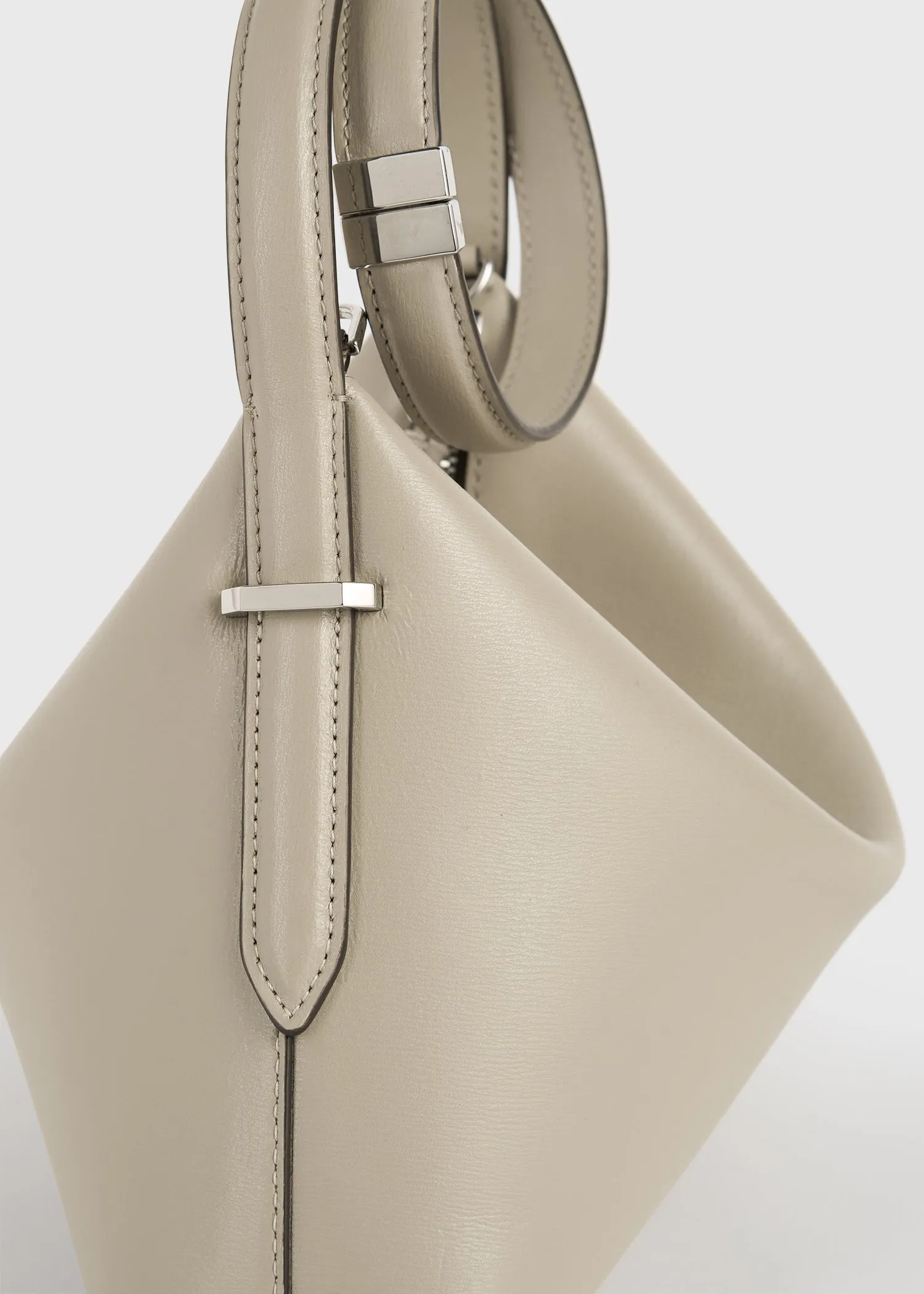 Bevel leather wristlet fawn sold by Toteme product image thumbnail 5